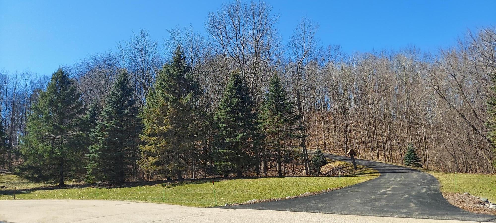 Slinger, Wisconsin, 53086, United States, 5 Bedrooms Bedrooms, ,4 BathroomsBathrooms,Residential,Active,2011435