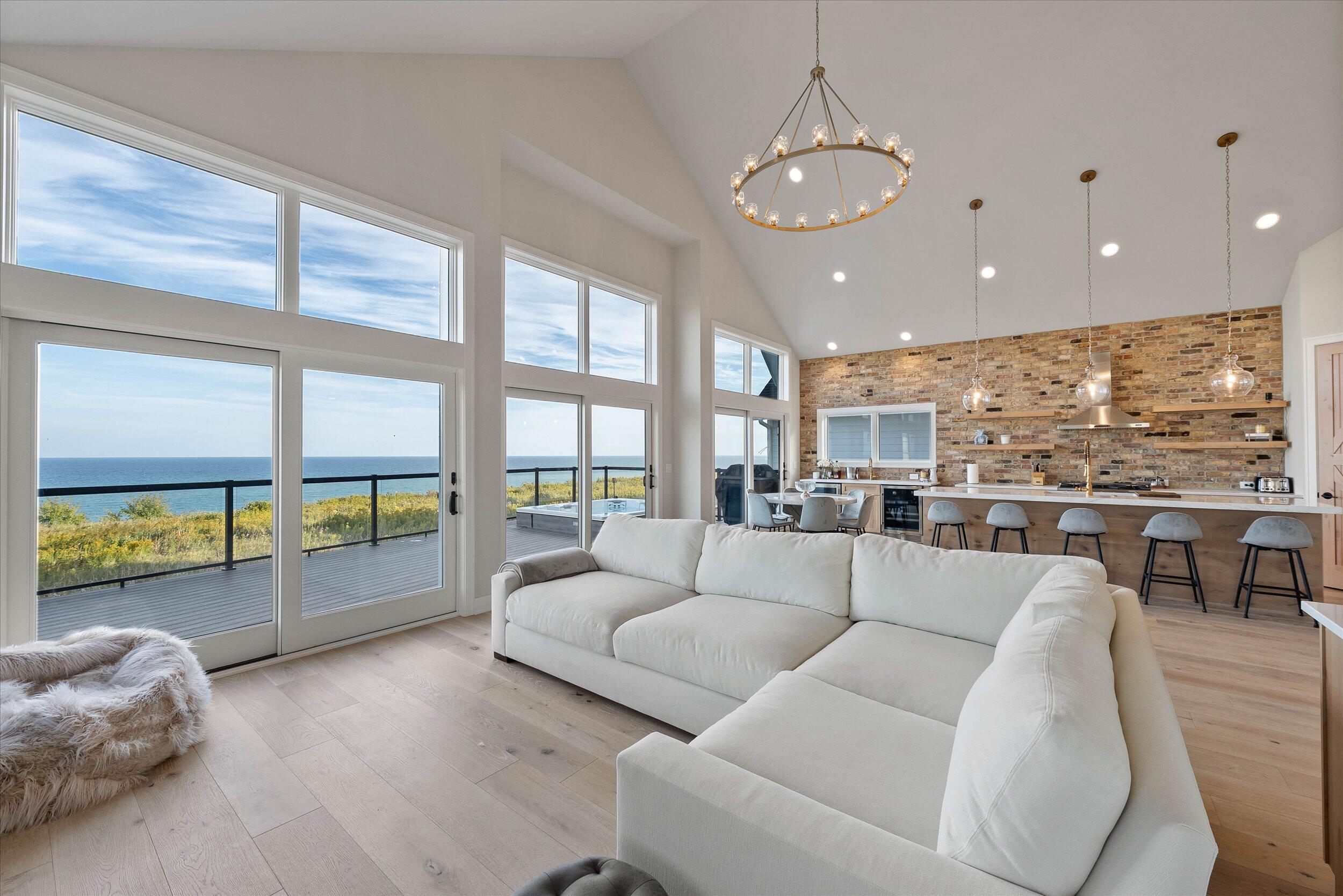 Port Washington, Wisconsin, 53074, United States, 4 Bedrooms Bedrooms, ,3 BathroomsBathrooms,Residential,Active,1954036