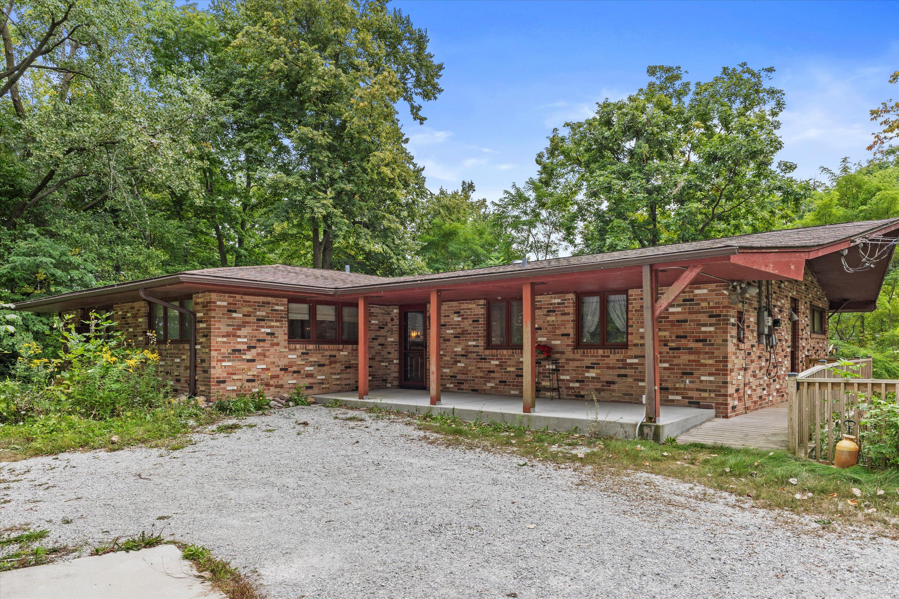 Racine, Wisconsin, 53402, United States, 3 Bedrooms Bedrooms, ,2 BathroomsBathrooms,Residential,Active,1985849