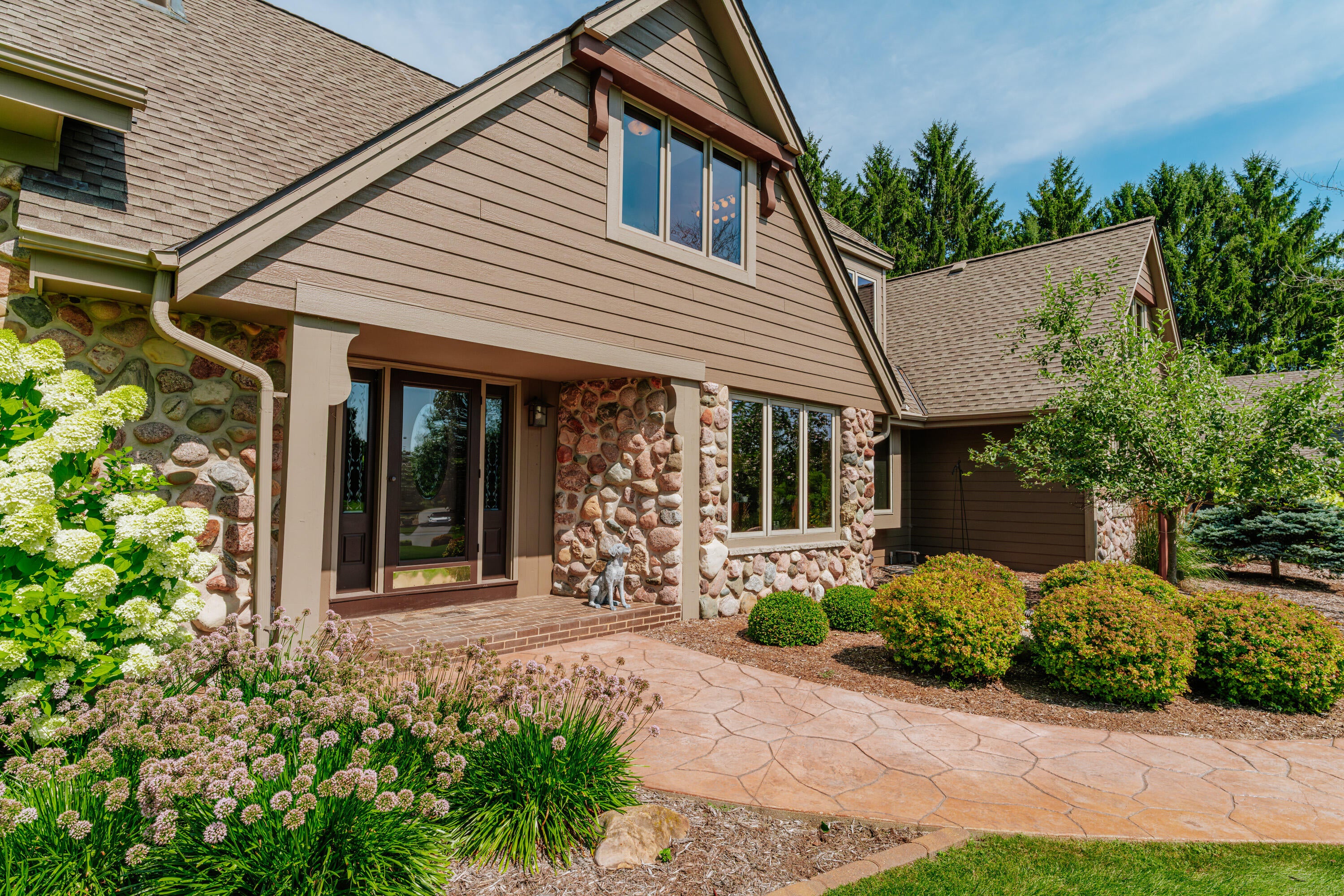 Dousman, Wisconsin, 53118, United States, 5 Bedrooms Bedrooms, ,6 BathroomsBathrooms,Residential,Active,2015850