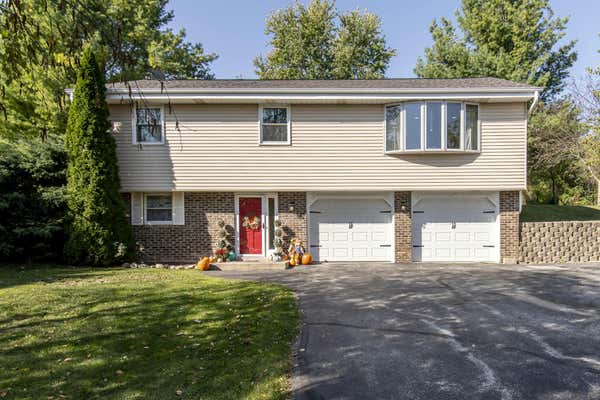 W299S10971 VALLEY RIDGE DR, MUKWONAGO, WI 53149 - Image 1