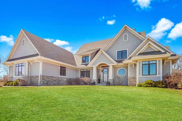 13675 N LEGACY HILLS DR, MEQUON, WI 53097 - Image d6f1410e7e08262d67900ba3faaf29f8b9dfb7ad