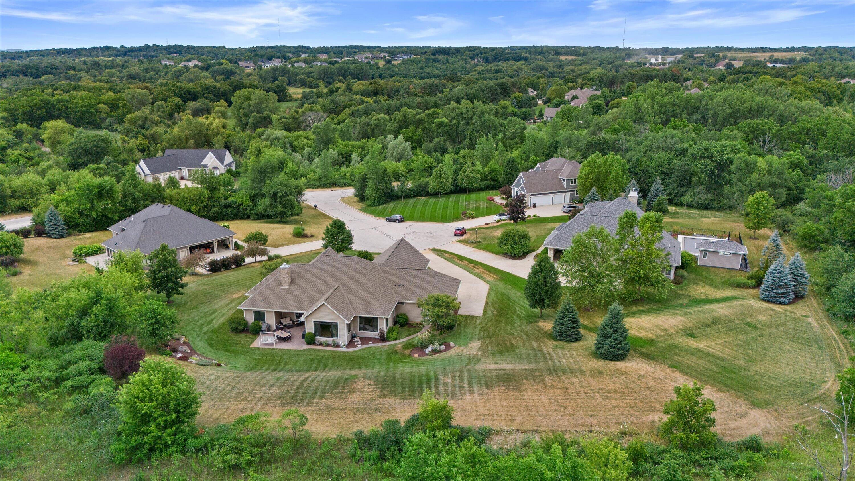 Exquisite 2,800 sq. ft. custom ranch in desirable Rogers Glen! This st – image 50