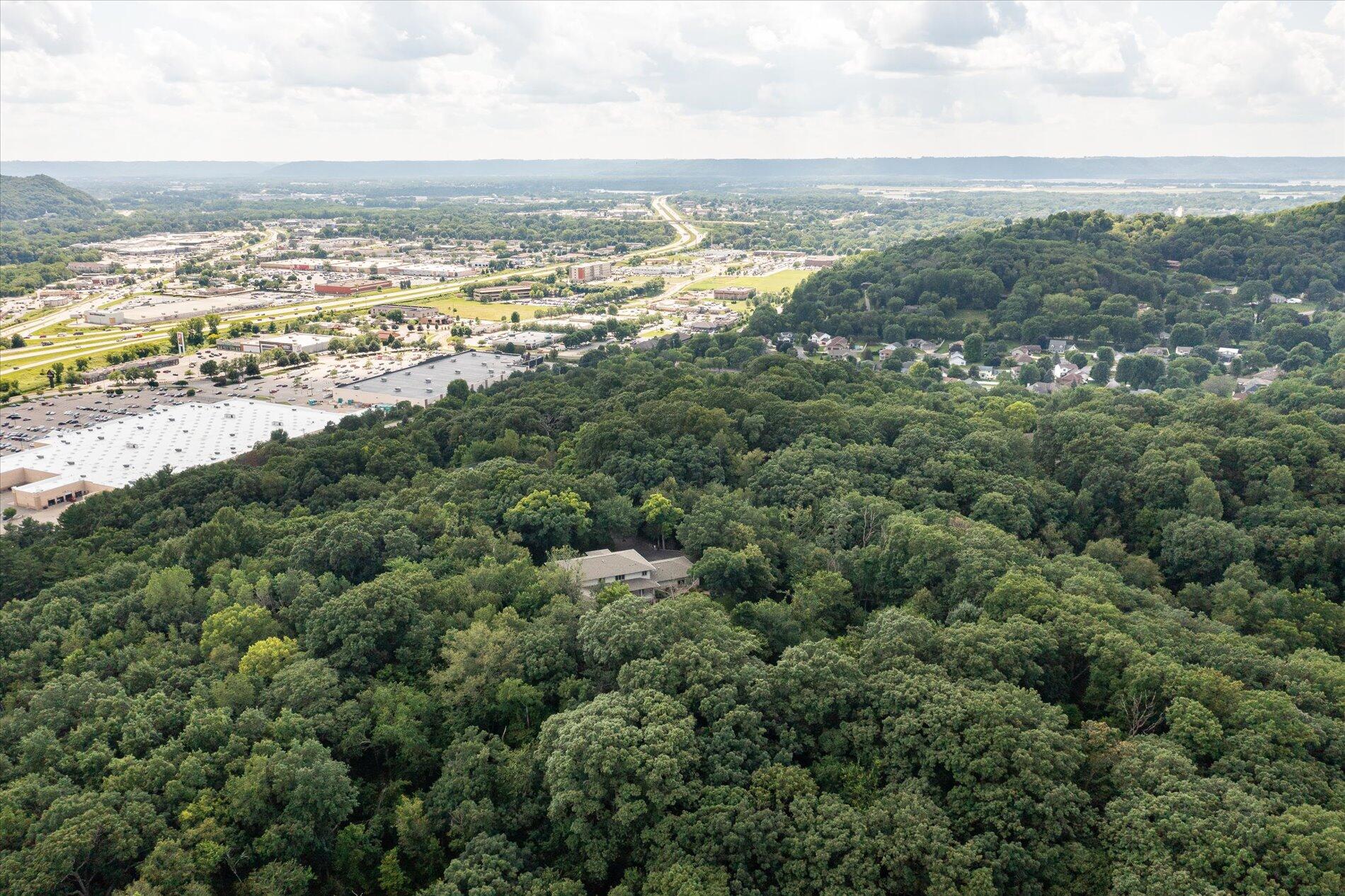 Onalaska, Wisconsin, 54650, United States, ,5 BathroomsBathrooms,Residential,Active,1808207