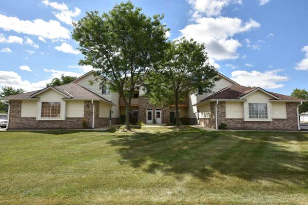 4936 W MAPLE LEAF CIR, GREENFIELD, WI 53220 - Image 1