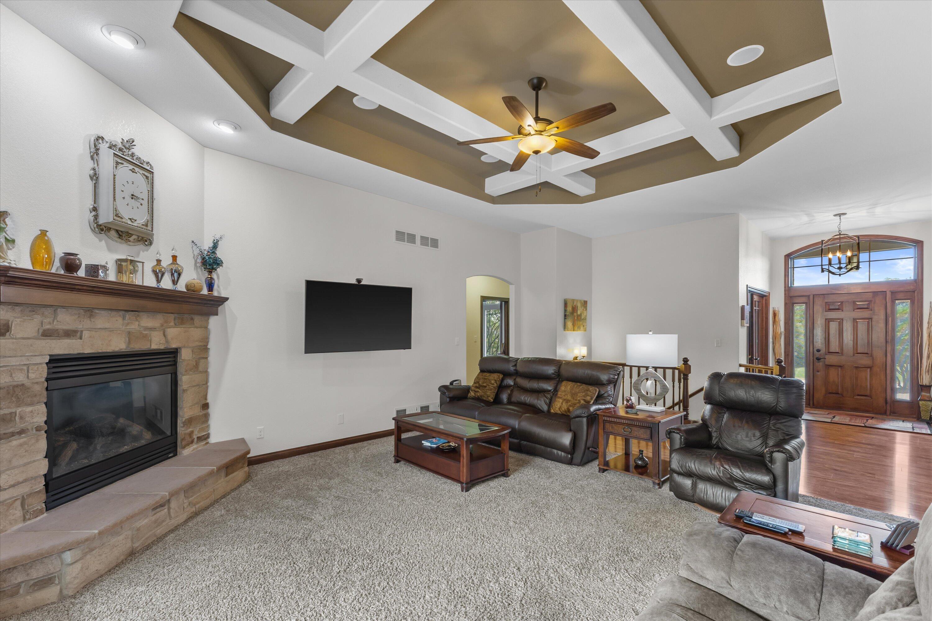 Exquisite 2,800 sq. ft. custom ranch in desirable Rogers Glen! This st – image 18