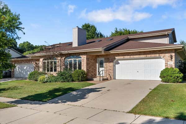 147 MARTIN DR, PORT WASHINGTON, WI 53074 - Image 1