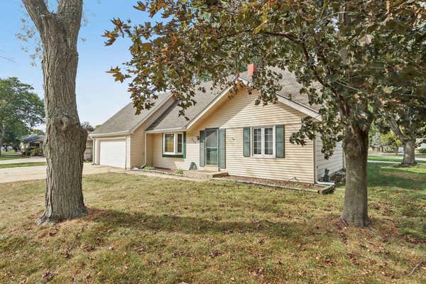 118 WILLOW DR, HARTLAND, WI 53029 - Image 1