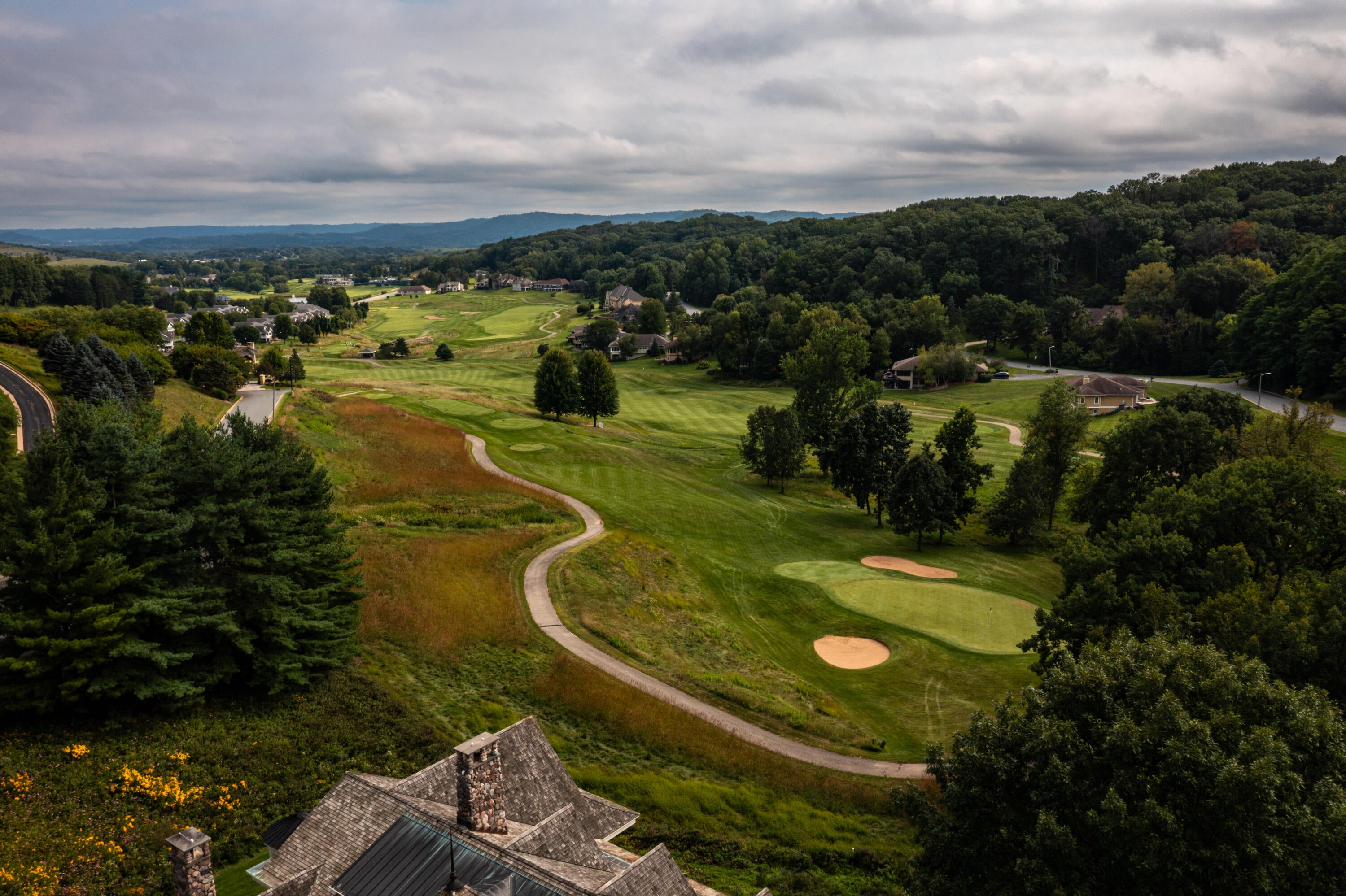 Onalaska, Wisconsin, 54650, United States, 5 Bedrooms Bedrooms, ,5 BathroomsBathrooms,Residential,Active,1946523
