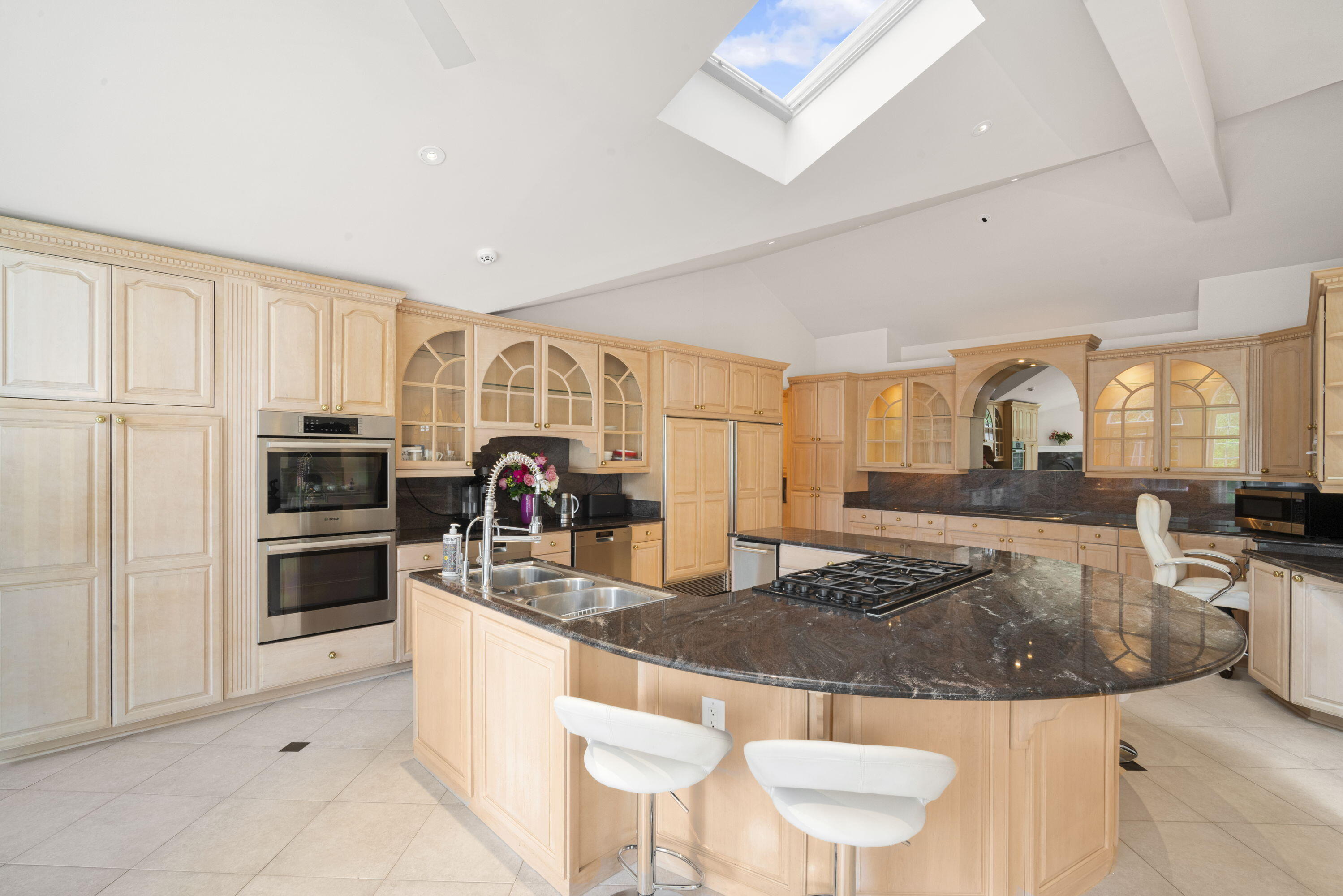 River Hills, Wisconsin, 53217, United States, 5 Bedrooms Bedrooms, ,7 BathroomsBathrooms,Residential,Active,1892391