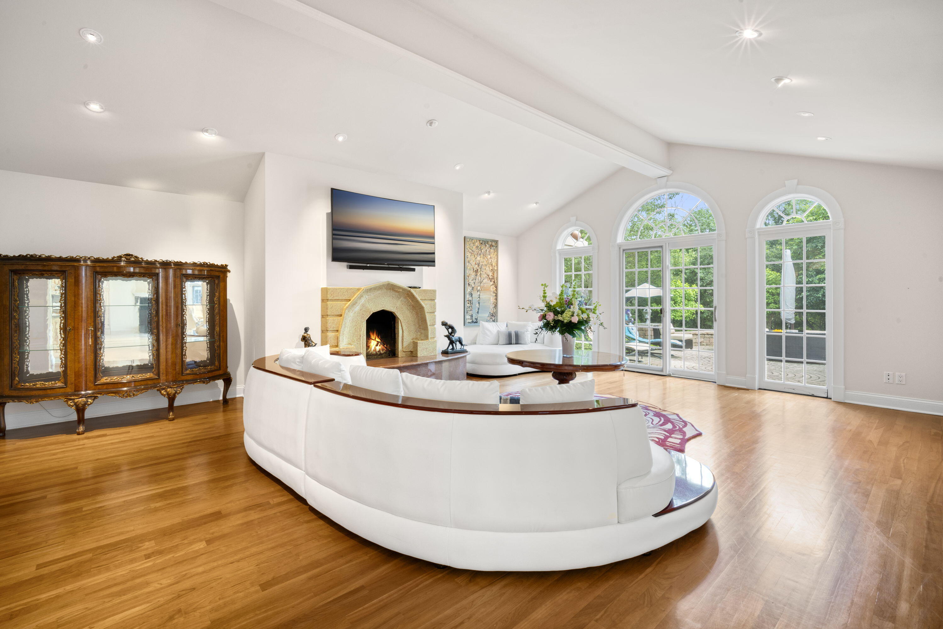 River Hills, Wisconsin, 53217, United States, 5 Bedrooms Bedrooms, ,7 BathroomsBathrooms,Residential,Active,1892391