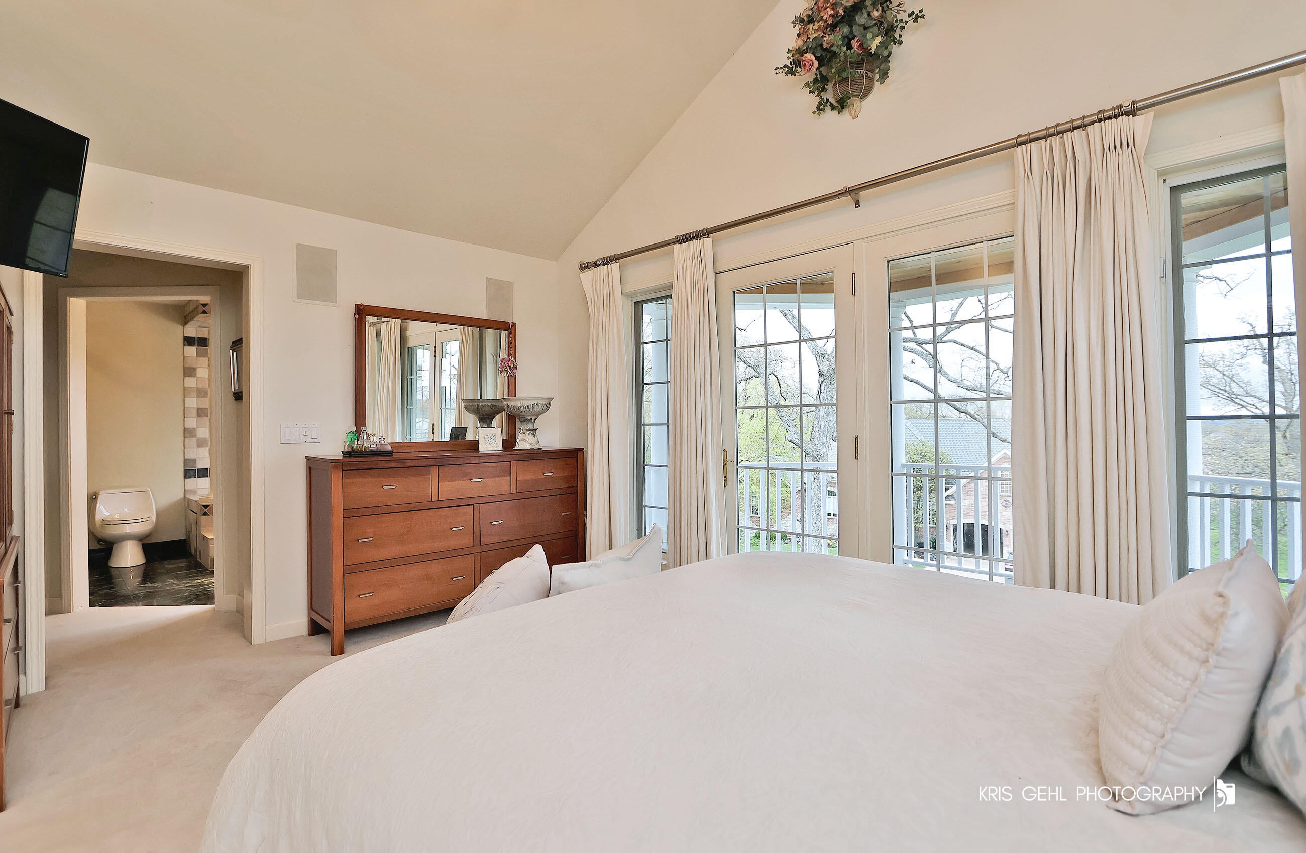 Lake Geneva, Wisconsin, 53147, United States, 5 Bedrooms Bedrooms, ,5 BathroomsBathrooms,Residential,Active,2043130