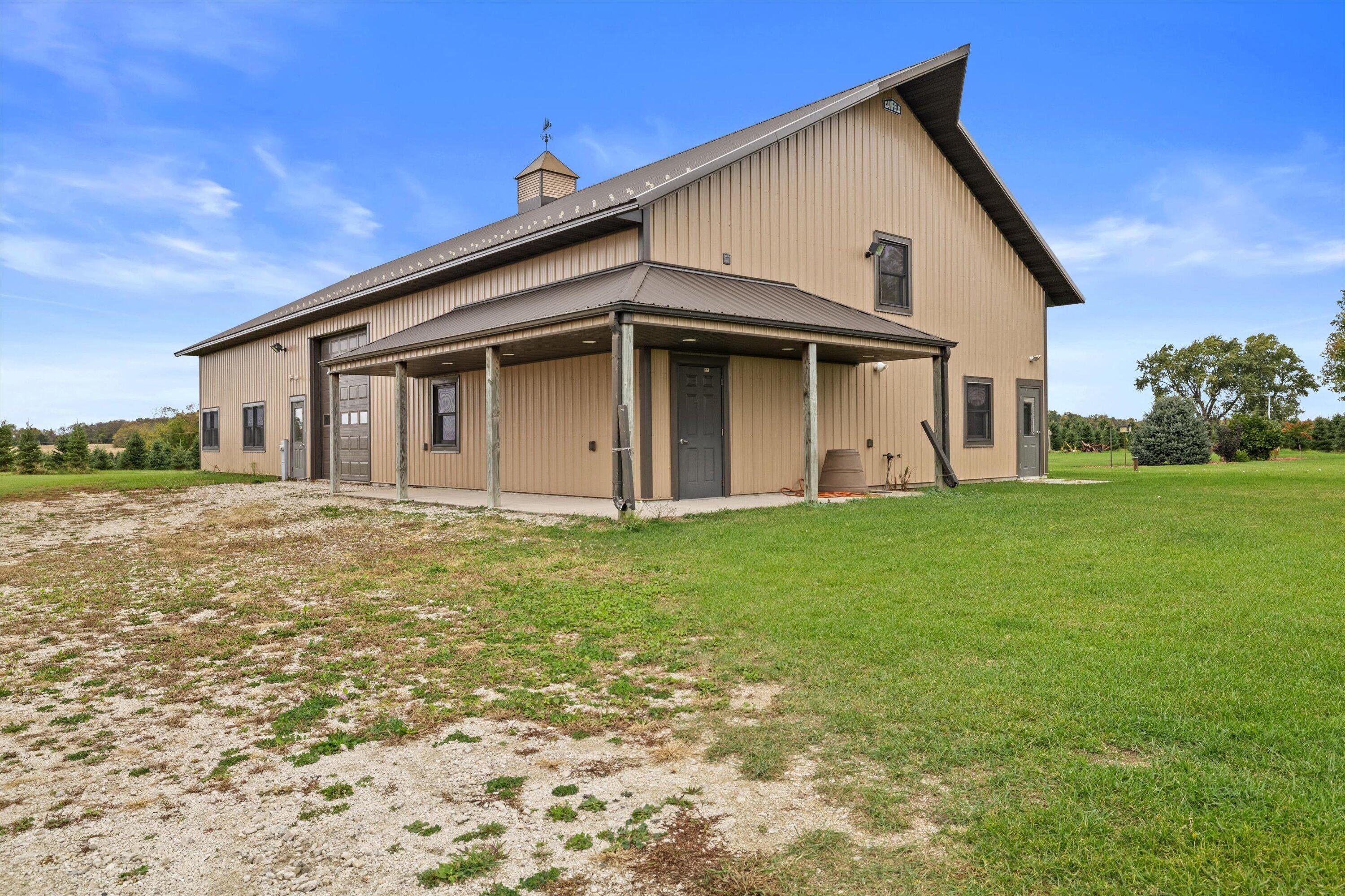 East Troy, Wisconsin, 53120, United States, 4 Bedrooms Bedrooms, ,3 BathroomsBathrooms,Residential,Active,1969679