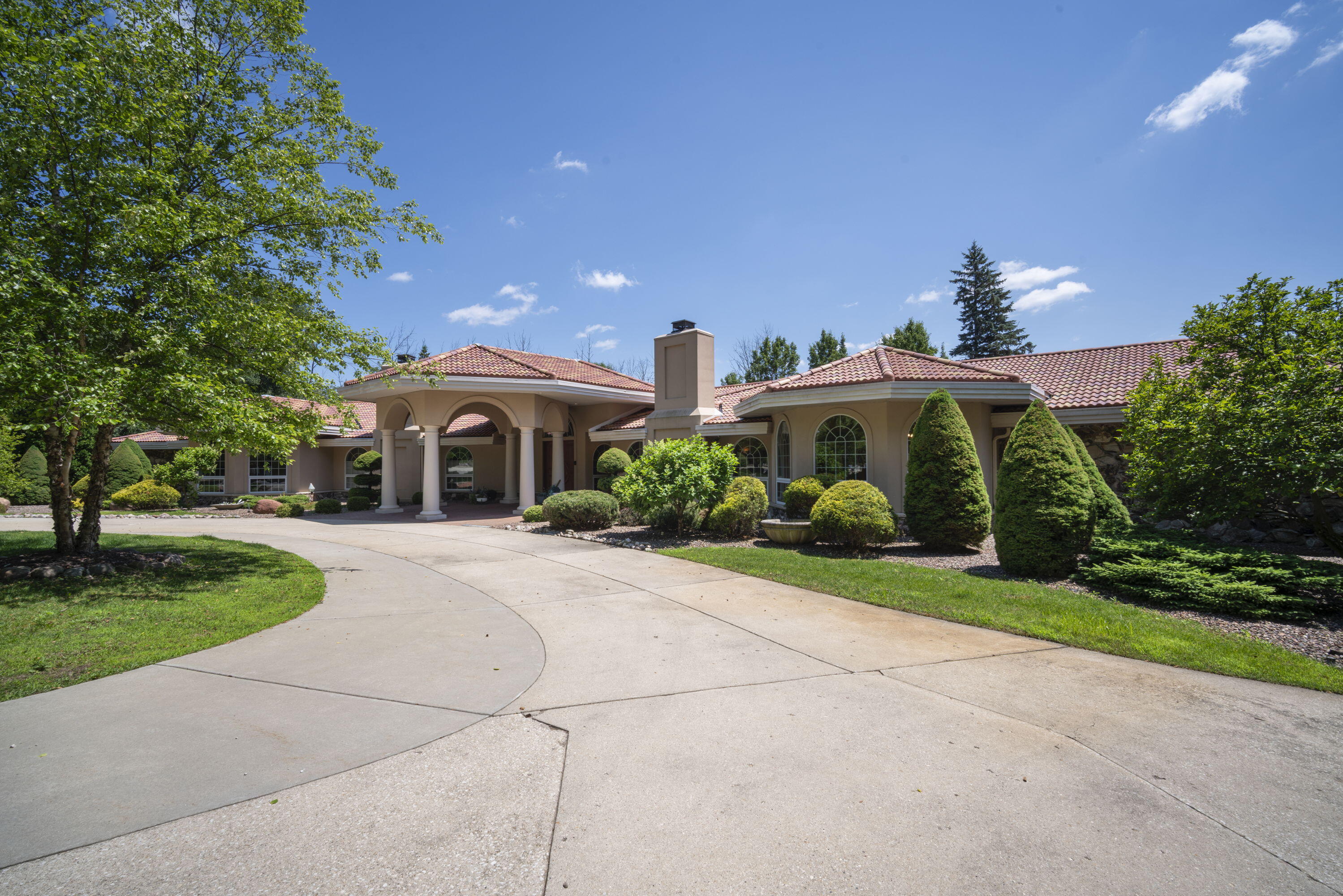 River Hills, Wisconsin, 53217, United States, 5 Bedrooms Bedrooms, ,7 BathroomsBathrooms,Residential,Active,1892391 River Hills, Wisconsin, 53217, United States, 5 Bedrooms Bedrooms, ,7 BathroomsBathrooms,Residential,Active,1892391