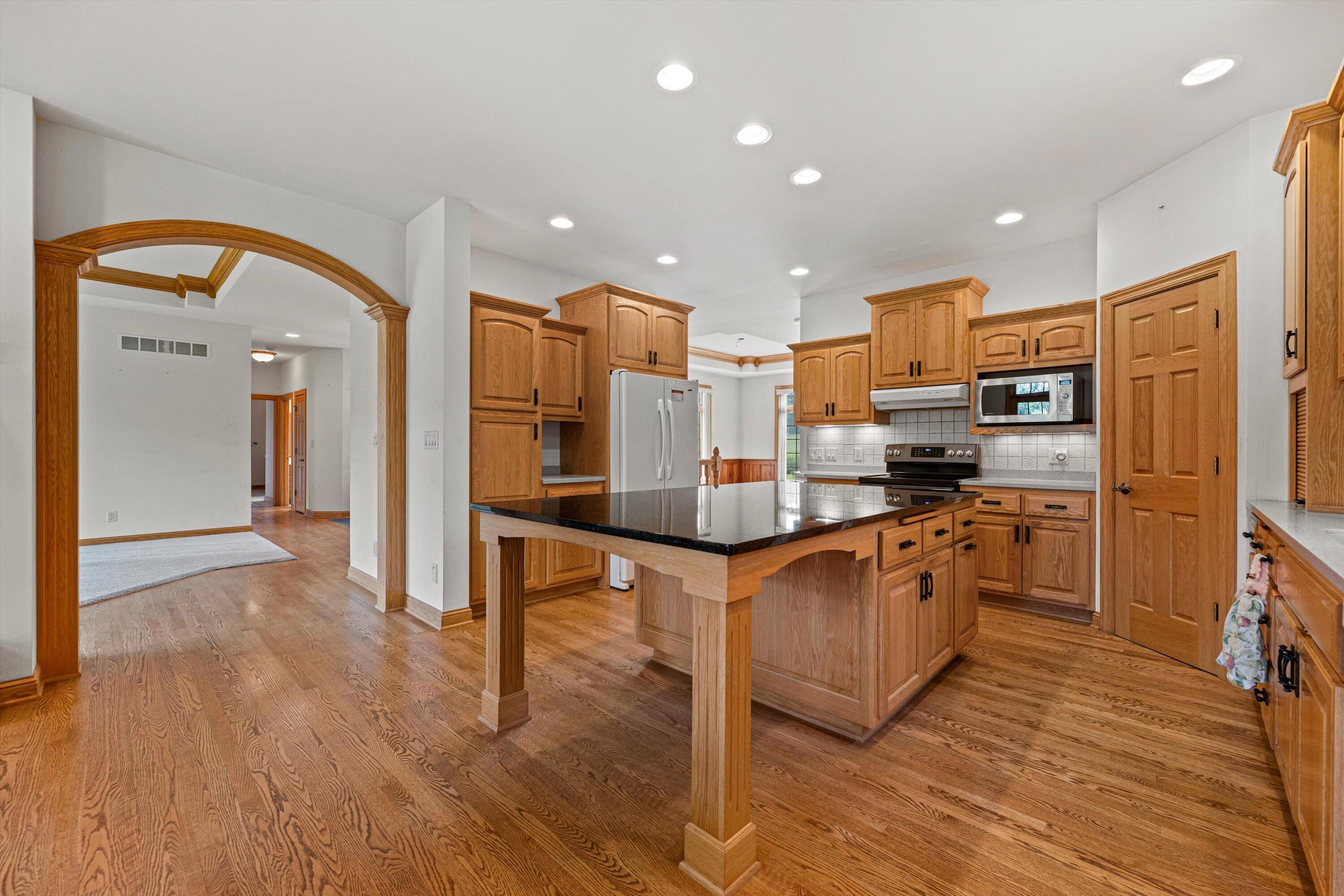 Big Bend, Wisconsin, 53103, United States, 4 Bedrooms Bedrooms, ,3 BathroomsBathrooms,Residential,Active,1909666