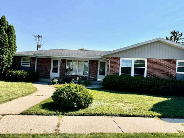 2517 N TAYLOR DR # 2519, SHEBOYGAN, WI 53083, photo 1 of 22