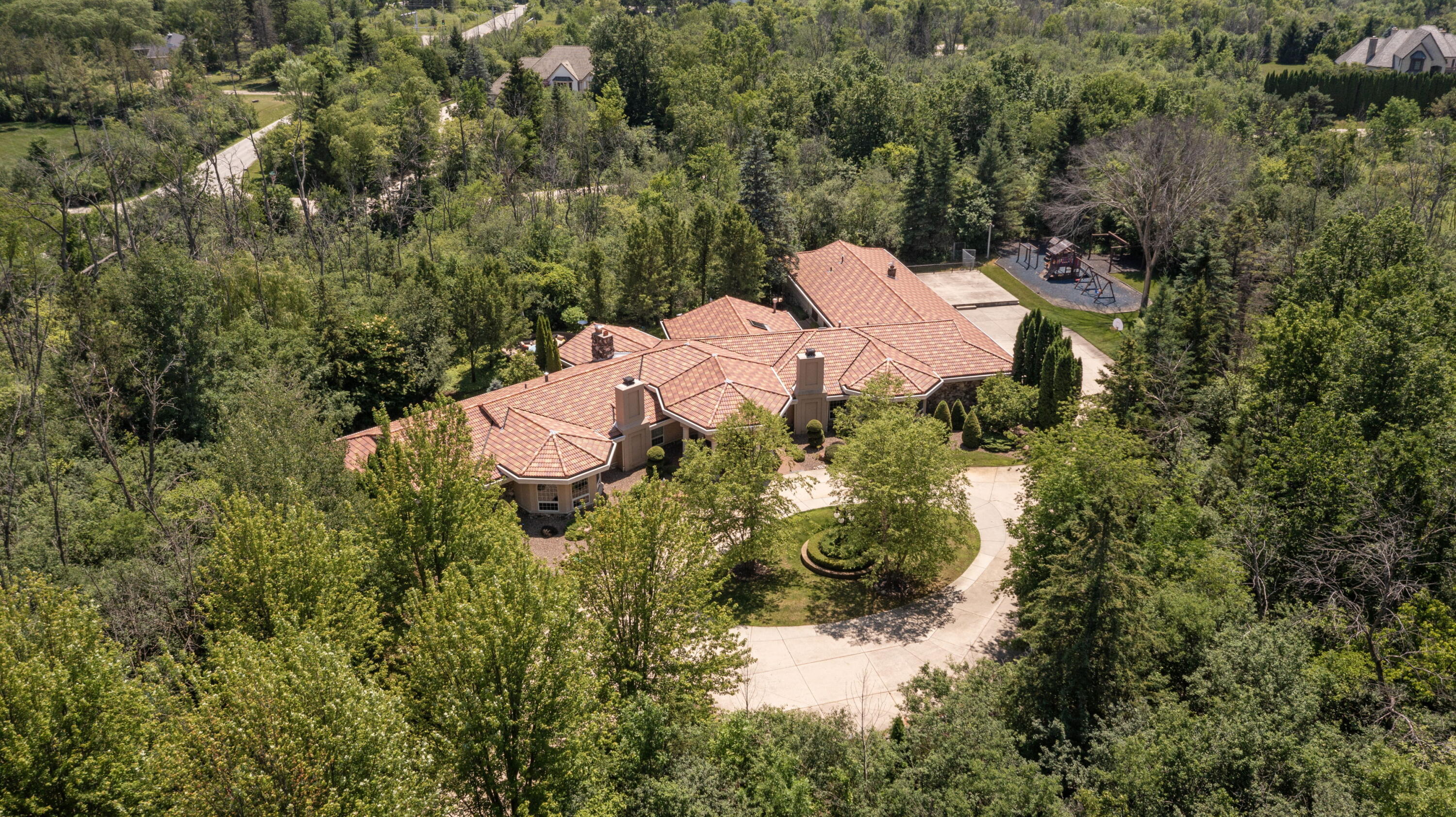 River Hills, Wisconsin, 53217, United States, 5 Bedrooms Bedrooms, ,7 BathroomsBathrooms,Residential,Active,1892391