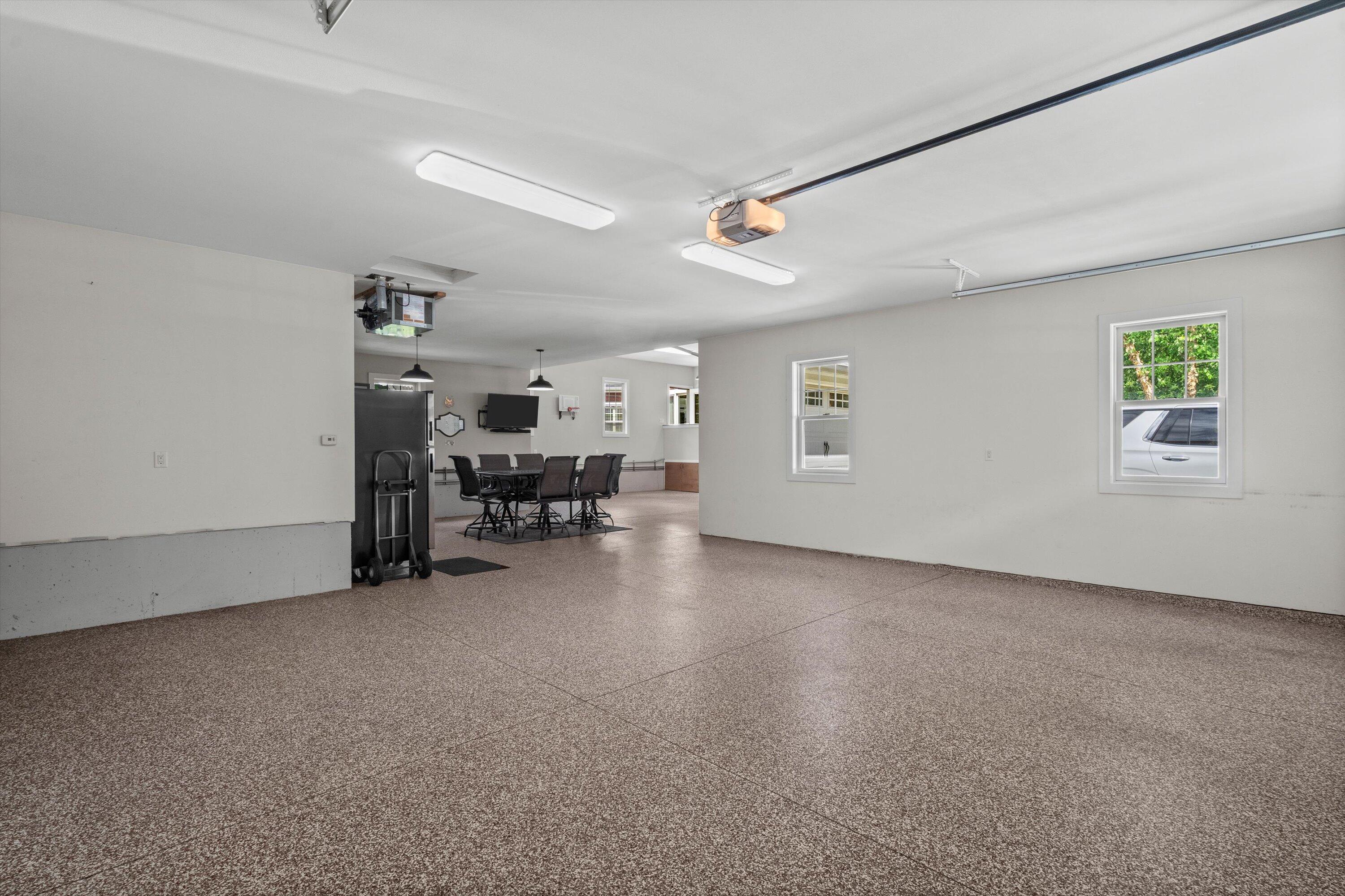 Delafield, Wisconsin, 53018, United States, 3 Bedrooms Bedrooms, ,3 BathroomsBathrooms,Residential,Pending,1936457