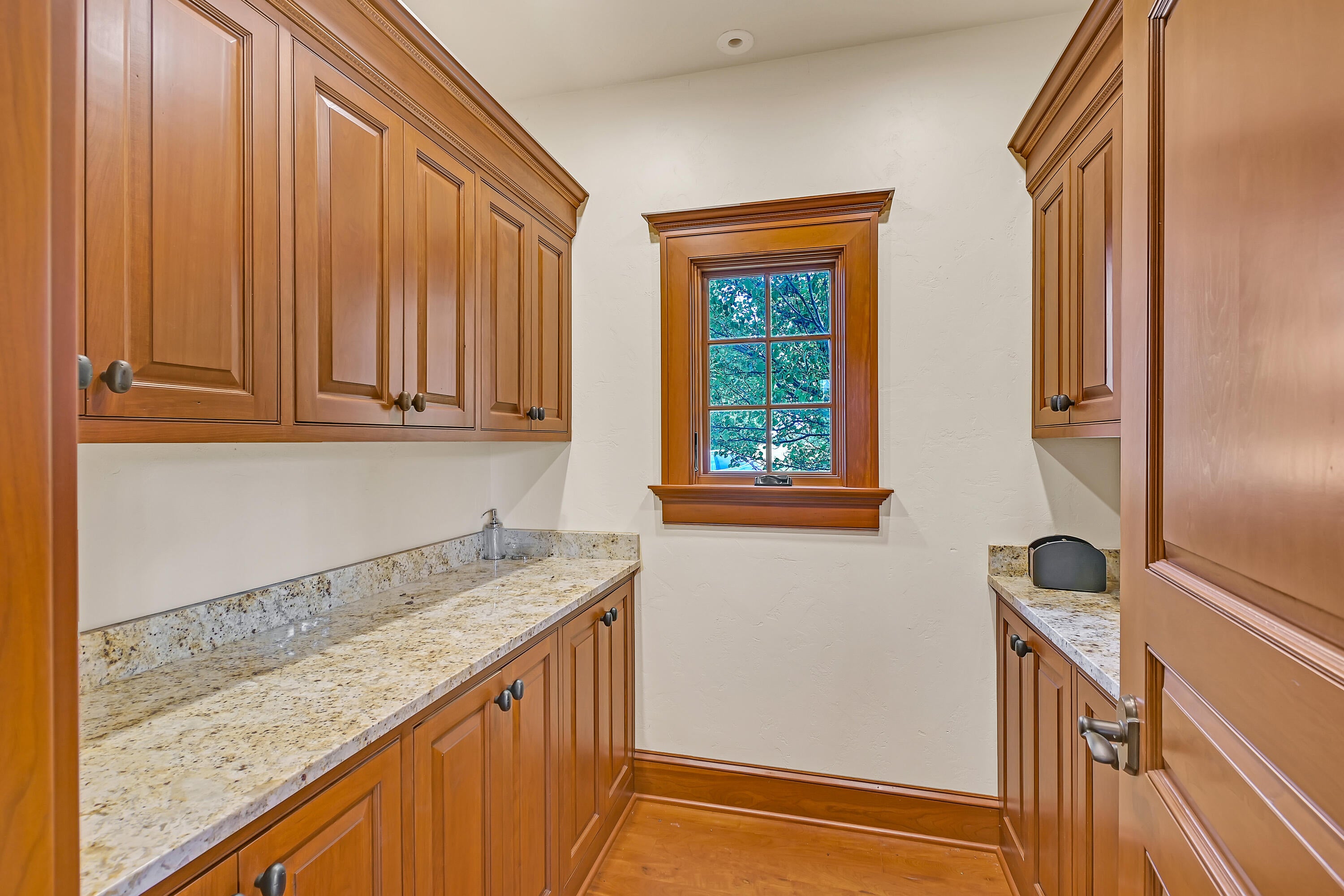 Watertown, Wisconsin, 53098, United States, ,5 BathroomsBathrooms,Residential,Active,1808170
