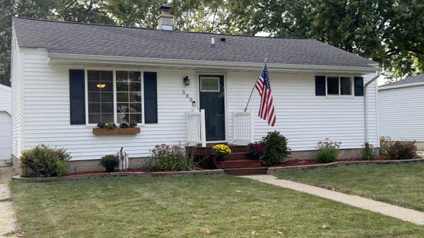 300 LAWRENCE AVE, FOND DU LAC, WI 54935 - Image 1