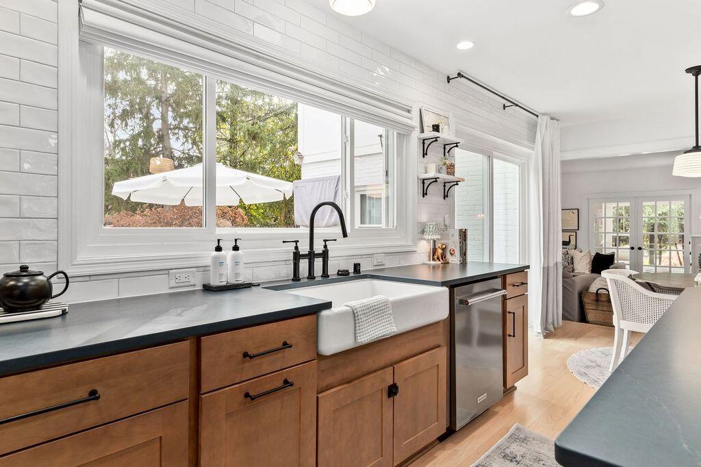 Brookfield, Wisconsin, 53045, United States, 4 Bedrooms Bedrooms, ,4 BathroomsBathrooms,Residential,Active,1996580