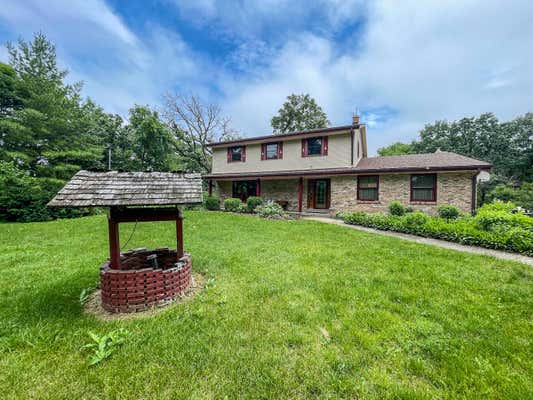 S74W32624 TWIN OAKS CT, MUKWONAGO, WI 53149 - Image 1