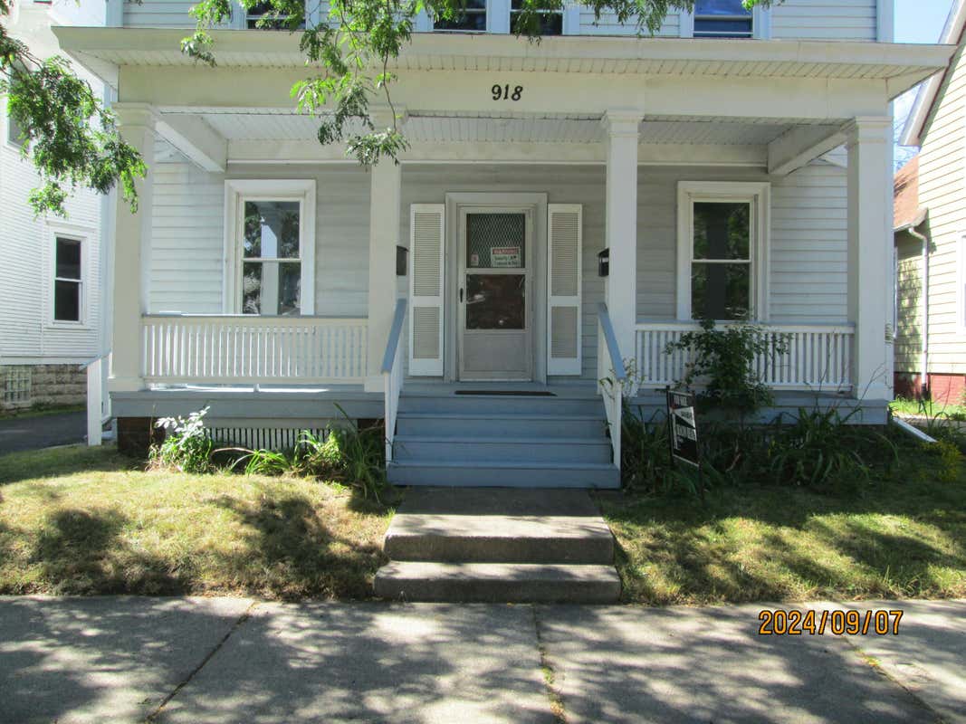 918 VILLA ST, RACINE, WI 53403, photo 1 of 71