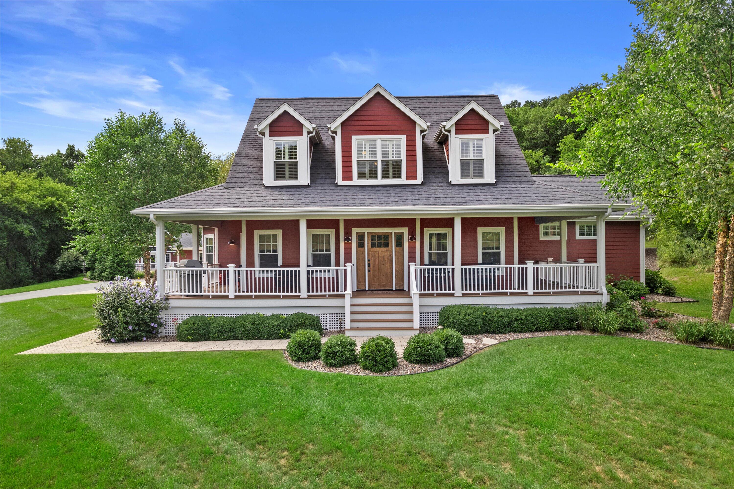 Delafield, Wisconsin, 53018, United States, 3 Bedrooms Bedrooms, ,3 BathroomsBathrooms,Residential,Pending,1936457