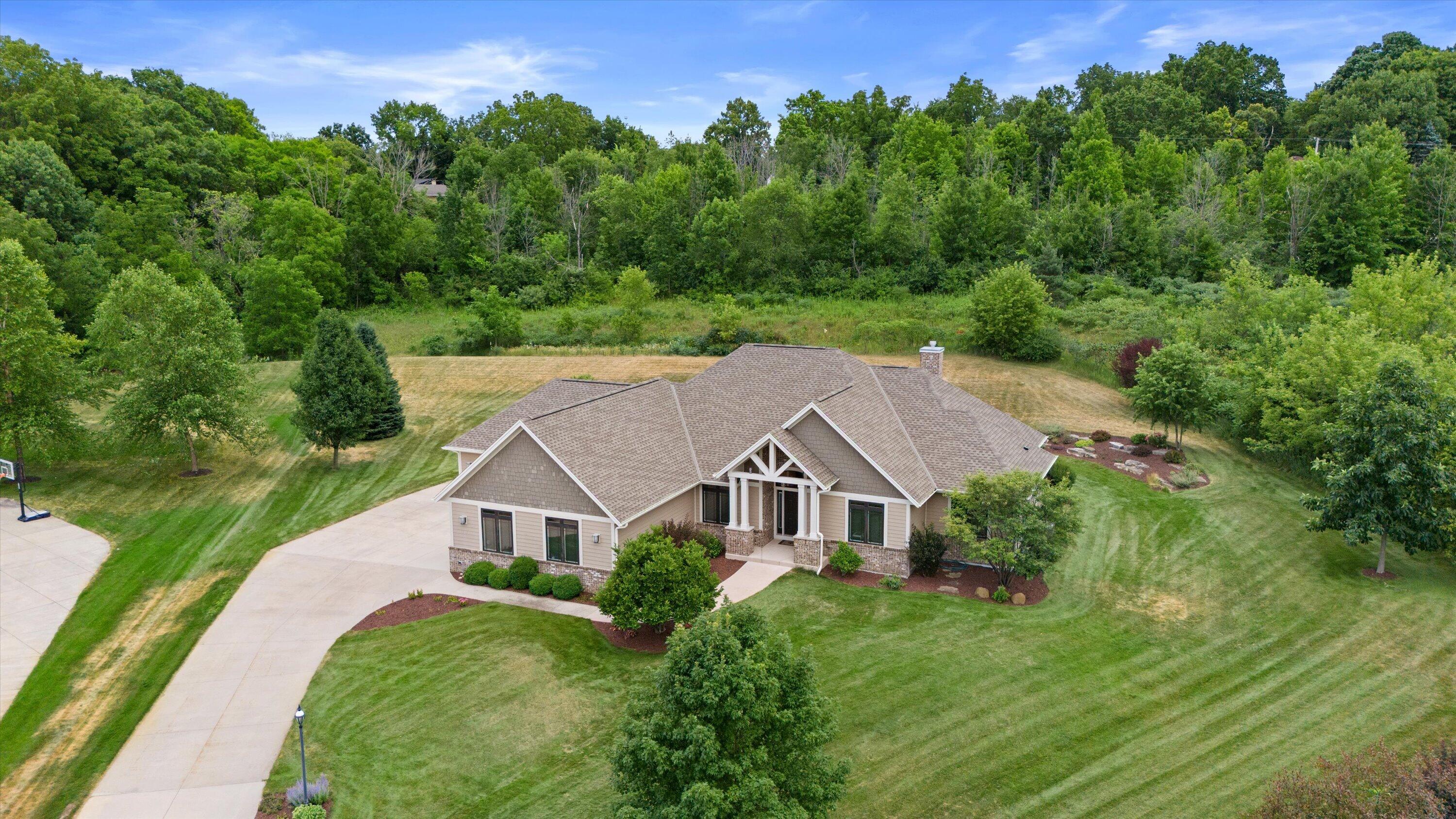 Exquisite 2,800 sq. ft. custom ranch in desirable Rogers Glen! This st – image 42