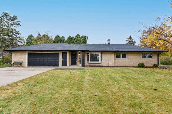 2905 BURLAWN PKWY, BROOKFIELD, WI 53005 - Image 1