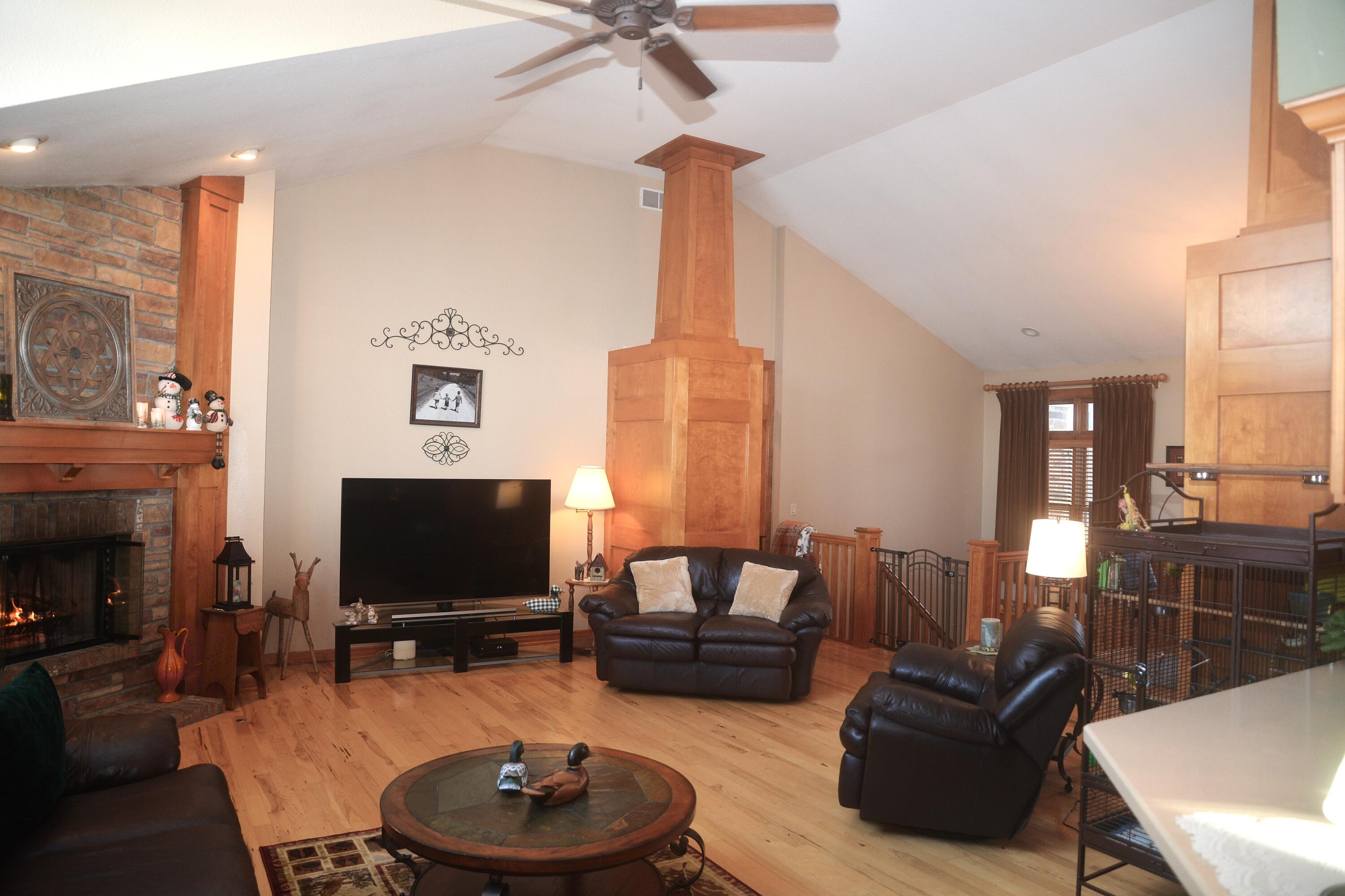 Slinger, Wisconsin, 53086, United States, 5 Bedrooms Bedrooms, ,4 BathroomsBathrooms,Residential,Active,2011435