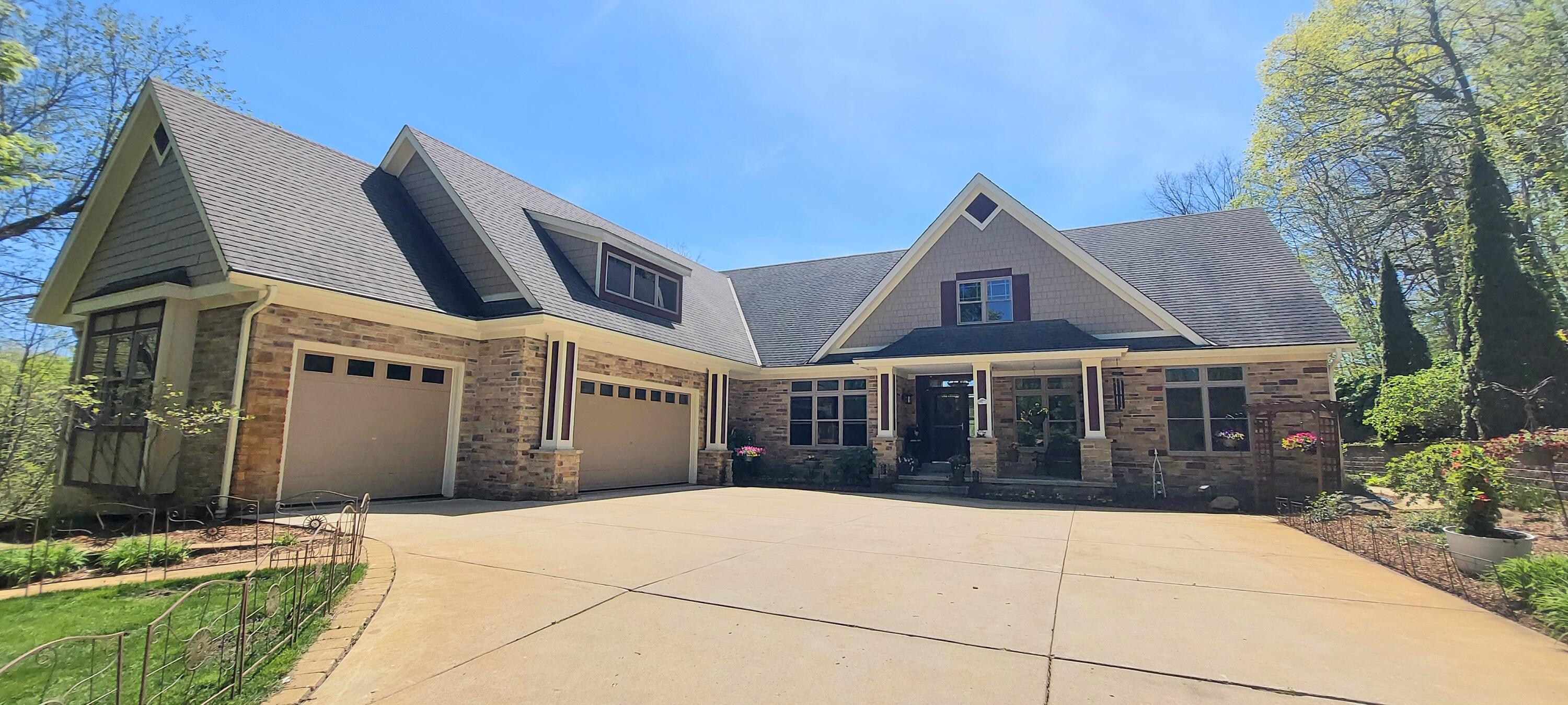 Slinger, Wisconsin, 53086, United States, 5 Bedrooms Bedrooms, ,4 BathroomsBathrooms,Residential,Active,2011435