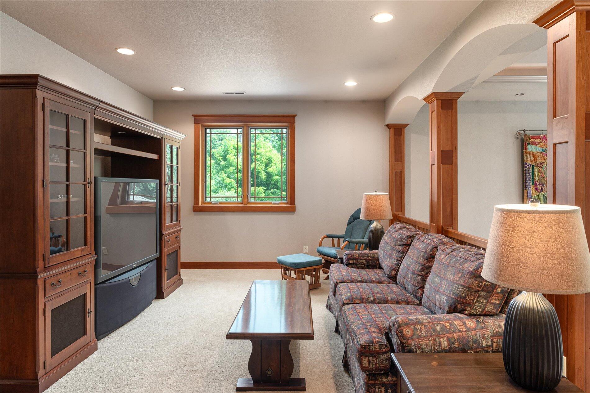 Onalaska, Wisconsin, 54650, United States, ,5 BathroomsBathrooms,Residential,Active,1808207