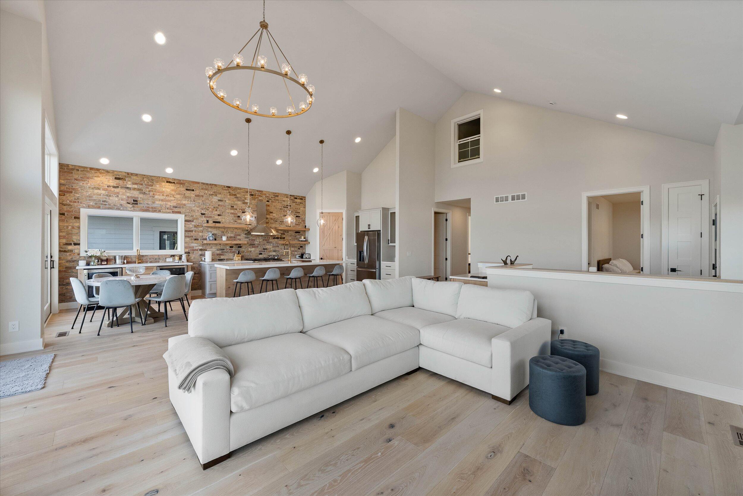 Port Washington, Wisconsin, 53074, United States, 4 Bedrooms Bedrooms, ,3 BathroomsBathrooms,Residential,Active,1954036