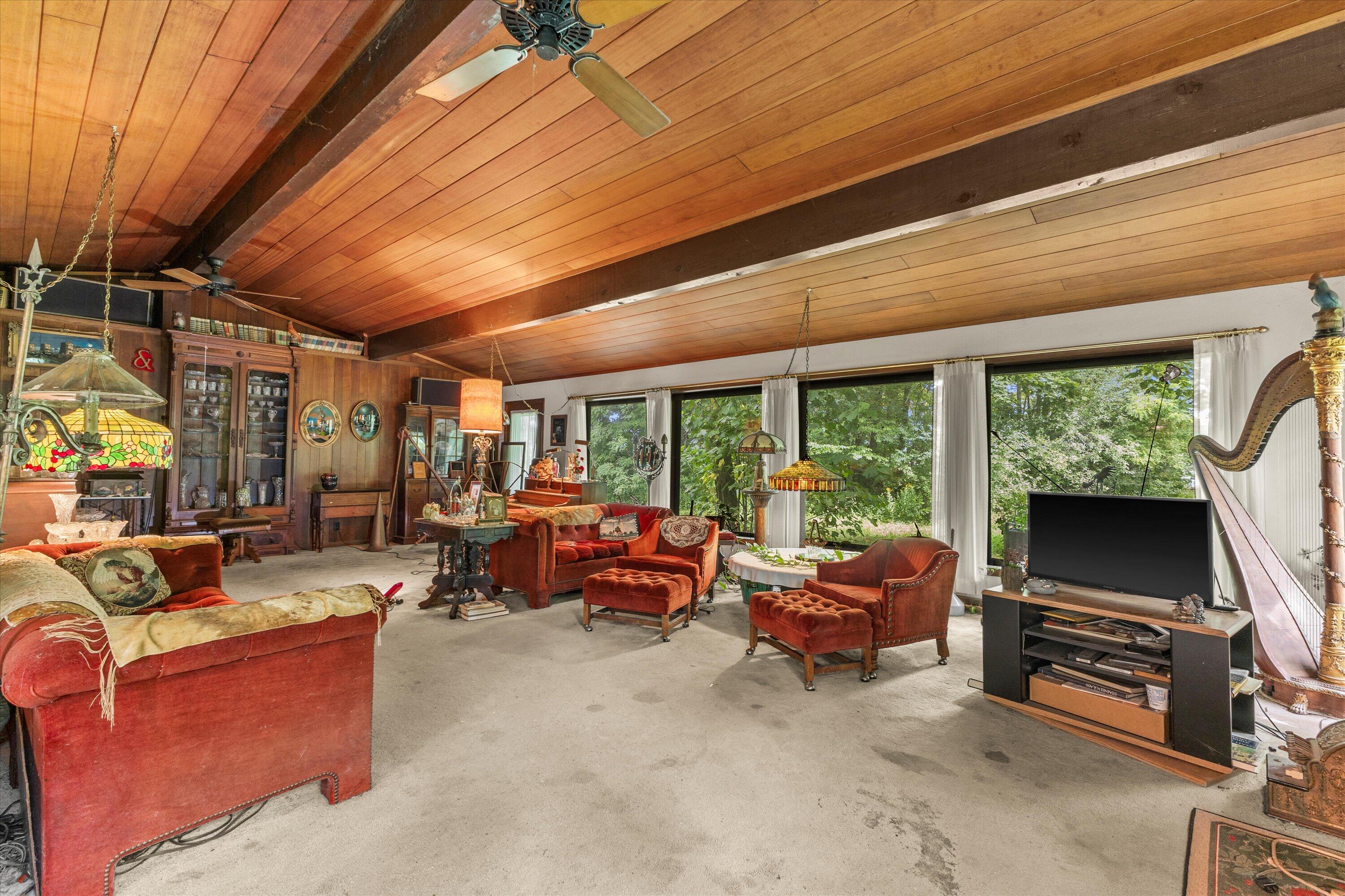 Racine, Wisconsin, 53402, United States, 3 Bedrooms Bedrooms, ,2 BathroomsBathrooms,Residential,Active,1985849