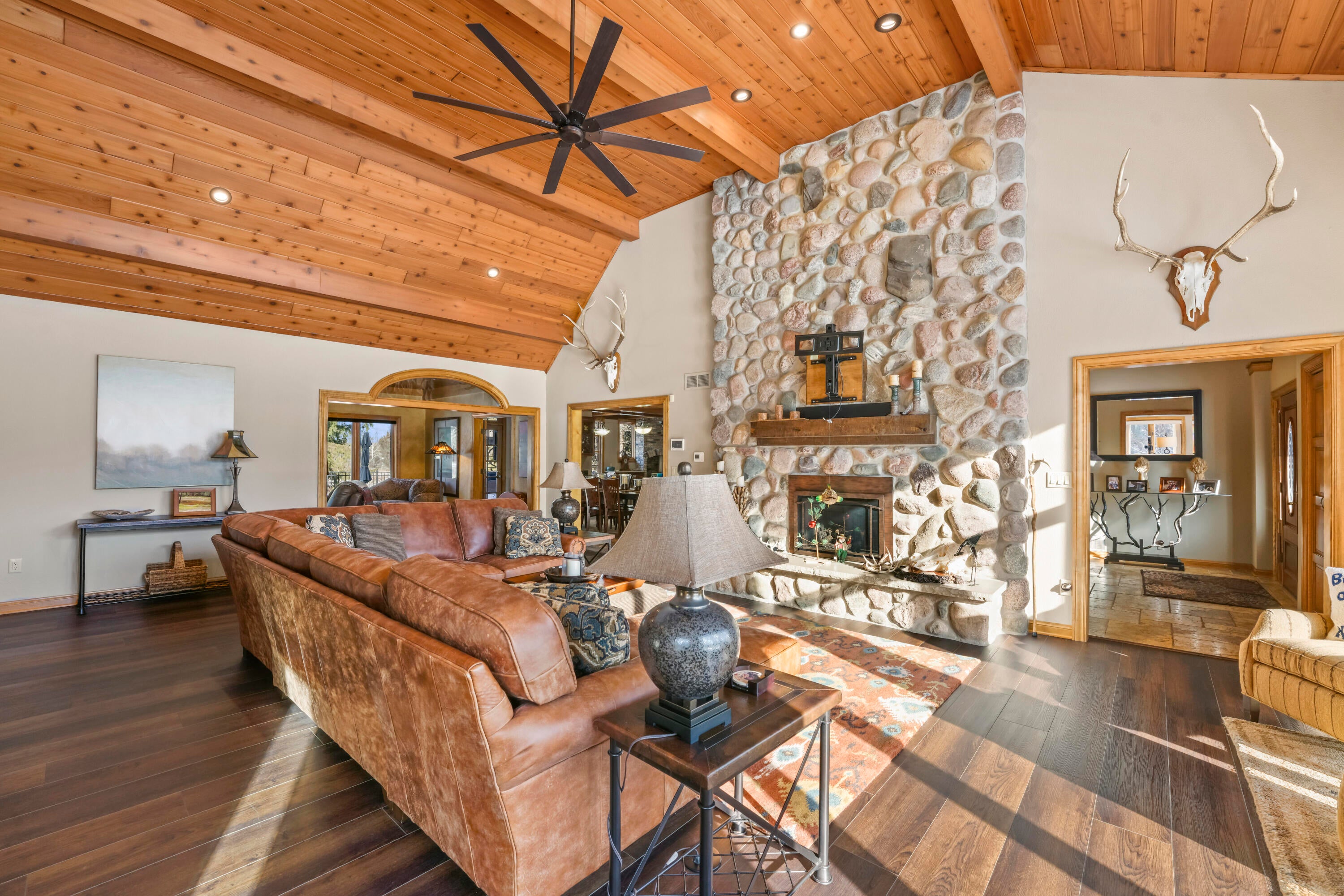 Dousman, Wisconsin, 53118, United States, 5 Bedrooms Bedrooms, ,6 BathroomsBathrooms,Residential,Active,2015850