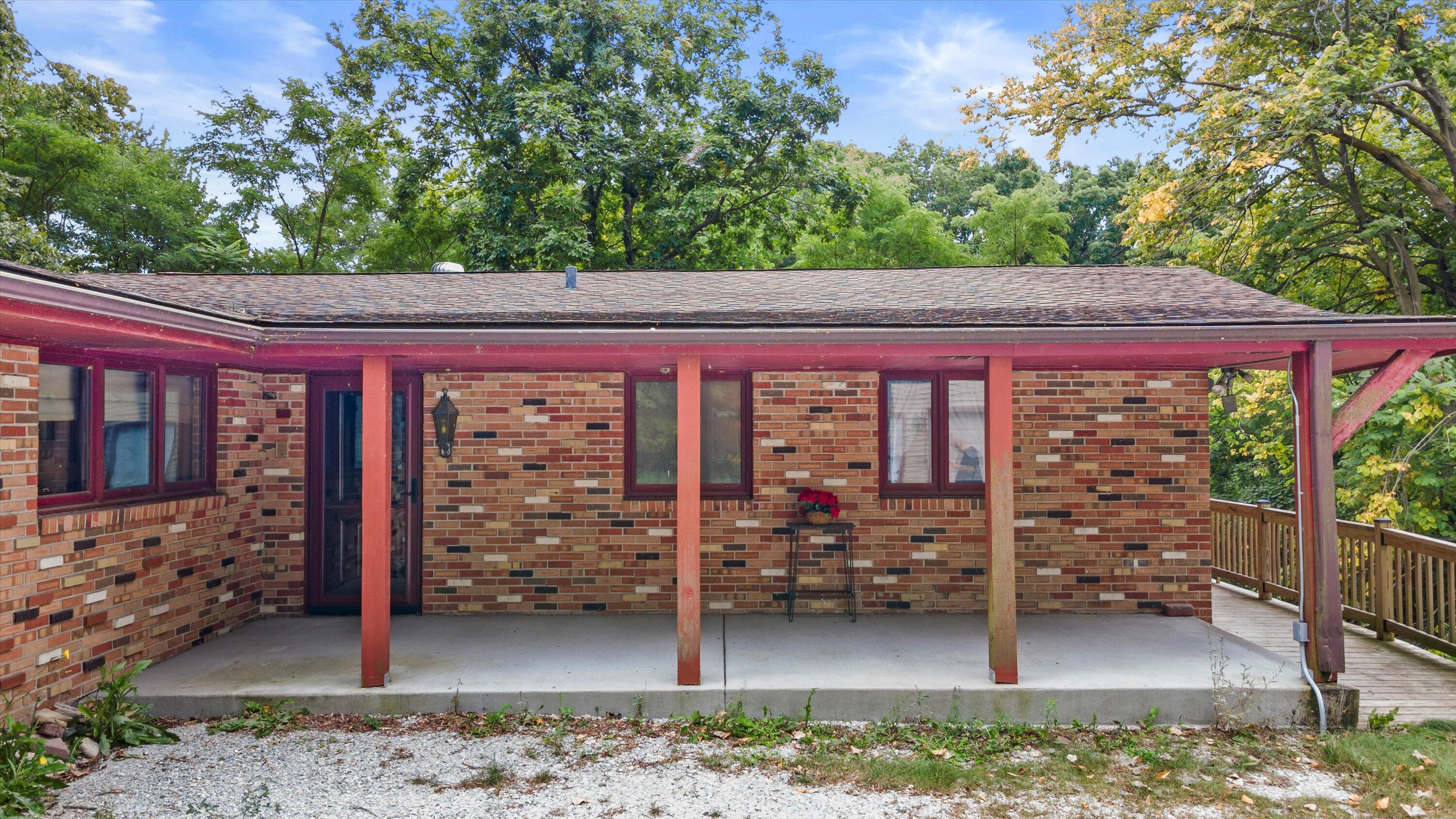 Racine, Wisconsin, 53402, United States, 3 Bedrooms Bedrooms, ,2 BathroomsBathrooms,Residential,Active,1985849