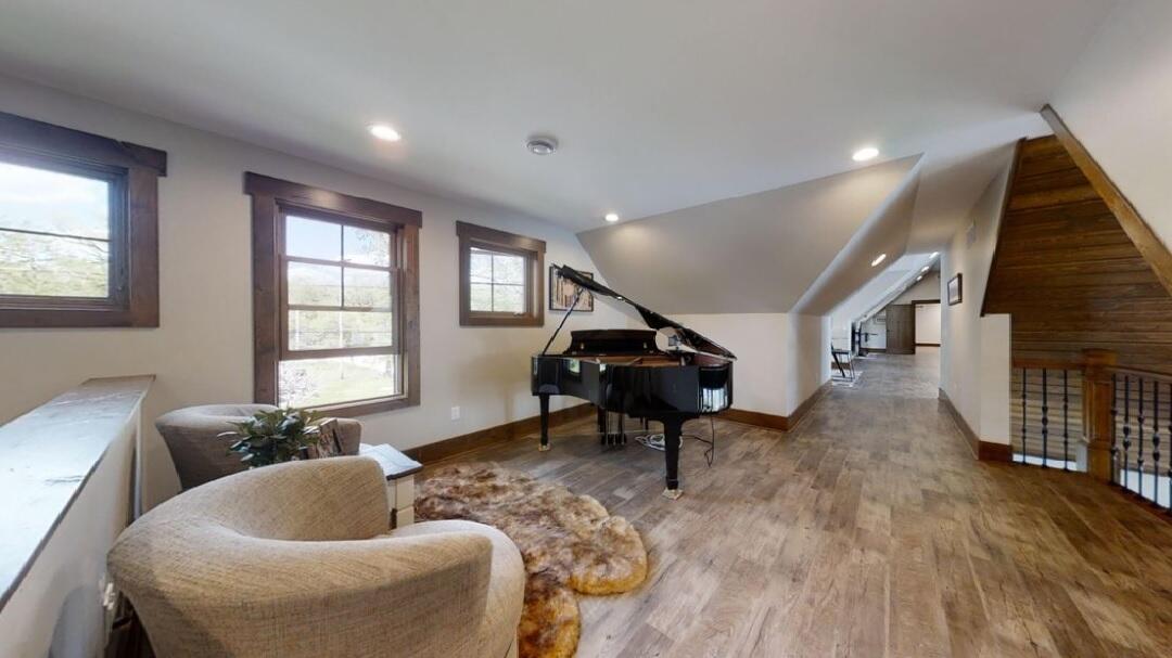 Bristol, Wisconsin, 53104, United States, 4 Bedrooms Bedrooms, ,5 BathroomsBathrooms,Residential,Active,1936625