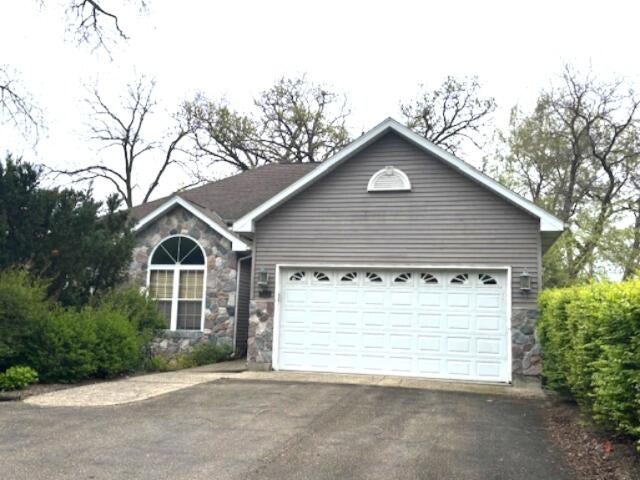 Silver Lake, Wisconsin, 53170, United States, 3 Bedrooms Bedrooms, ,3 BathroomsBathrooms,Residential,Pending,2045508