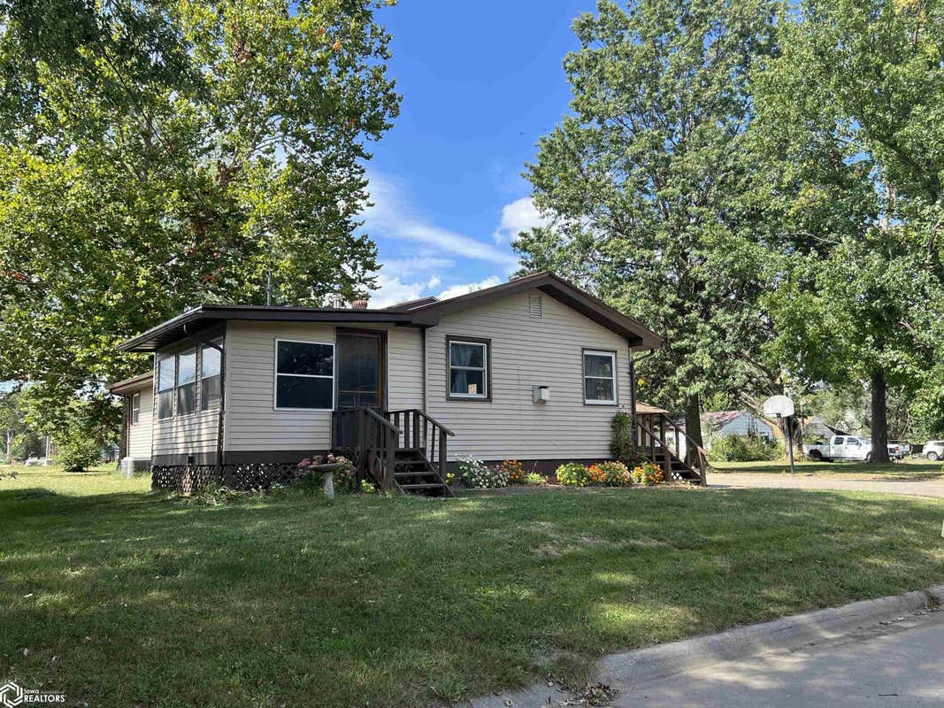 545 MORRIS ST, OTTUMWA, IA 52501, photo 1 of 22