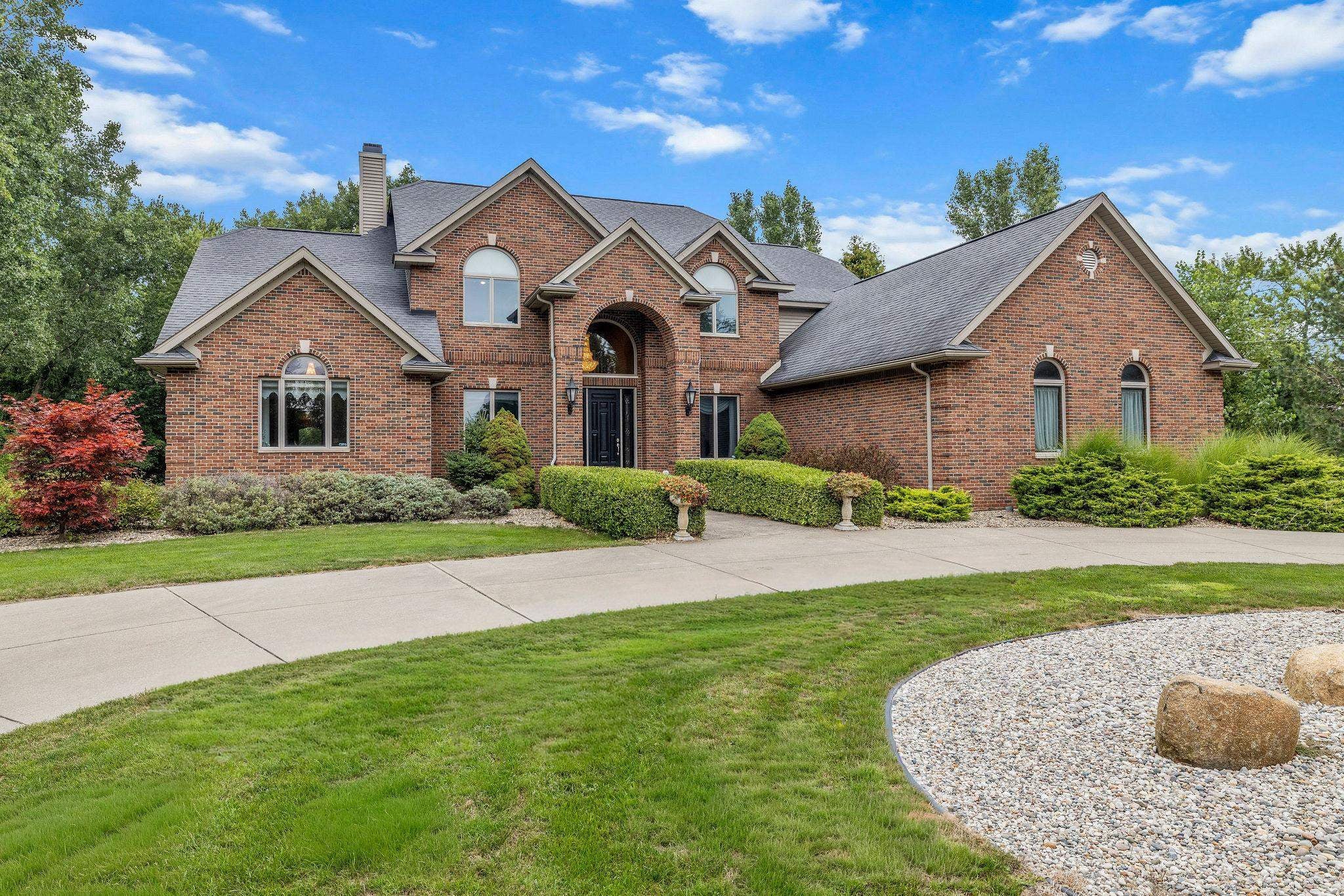 Essexville, Michigan, 48732, United States, 4 Bedrooms Bedrooms, ,6 BathroomsBathrooms,Residential,Active,1922499