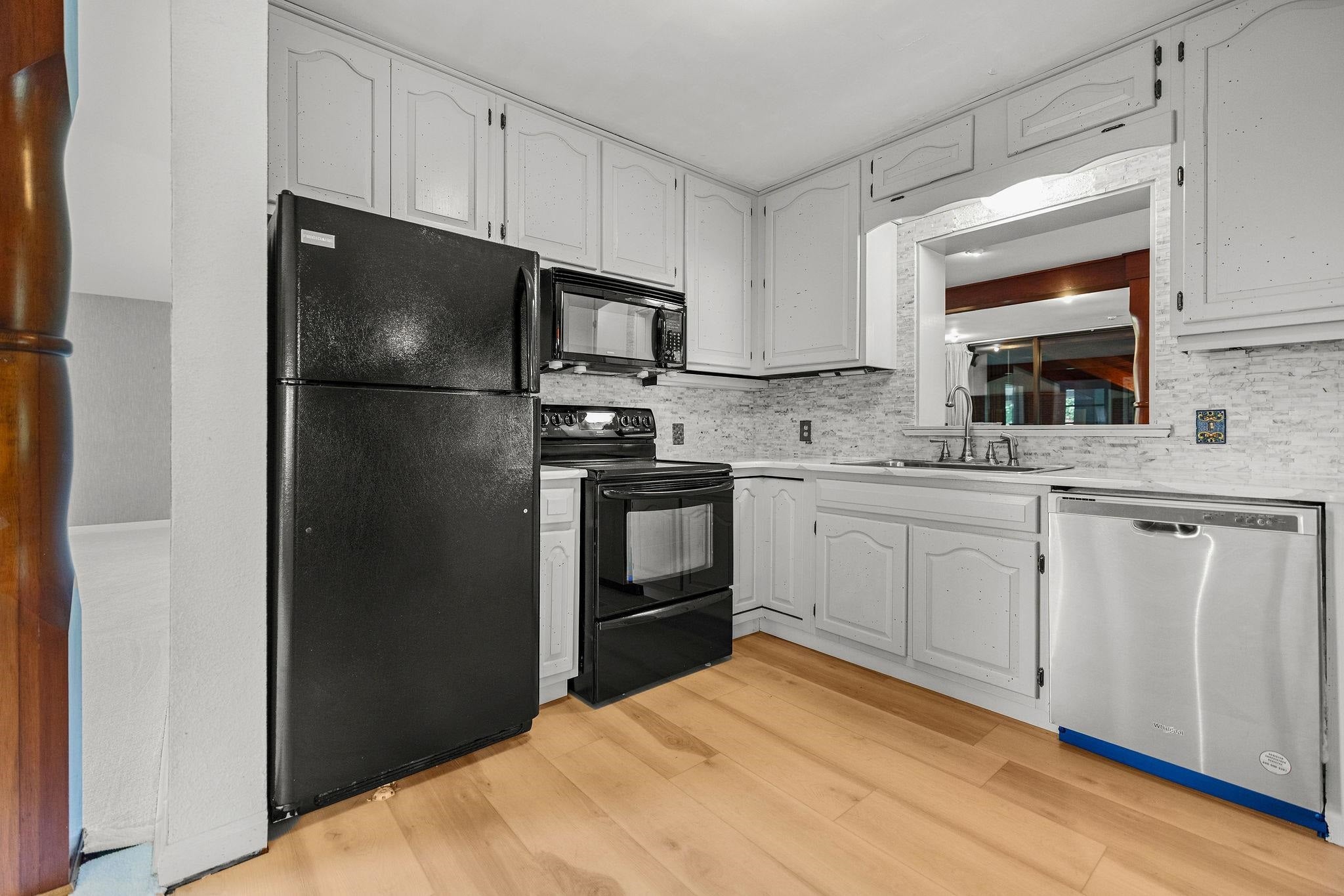 Freeland, Michigan, 48623, United States, 4 Bedrooms Bedrooms, ,5 BathroomsBathrooms,Residential,Active,1941330