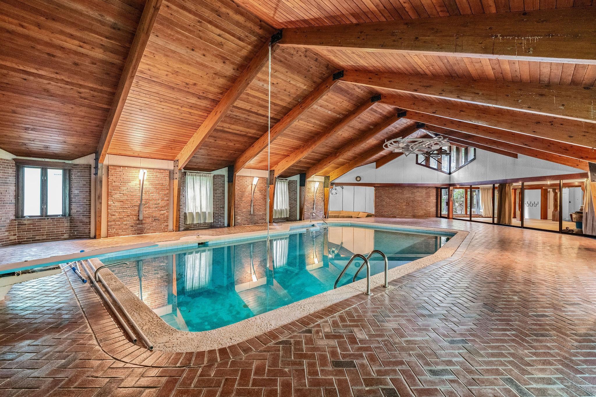 Freeland, Michigan, 48623, United States, 4 Bedrooms Bedrooms, ,5 BathroomsBathrooms,Residential,Active,1941330