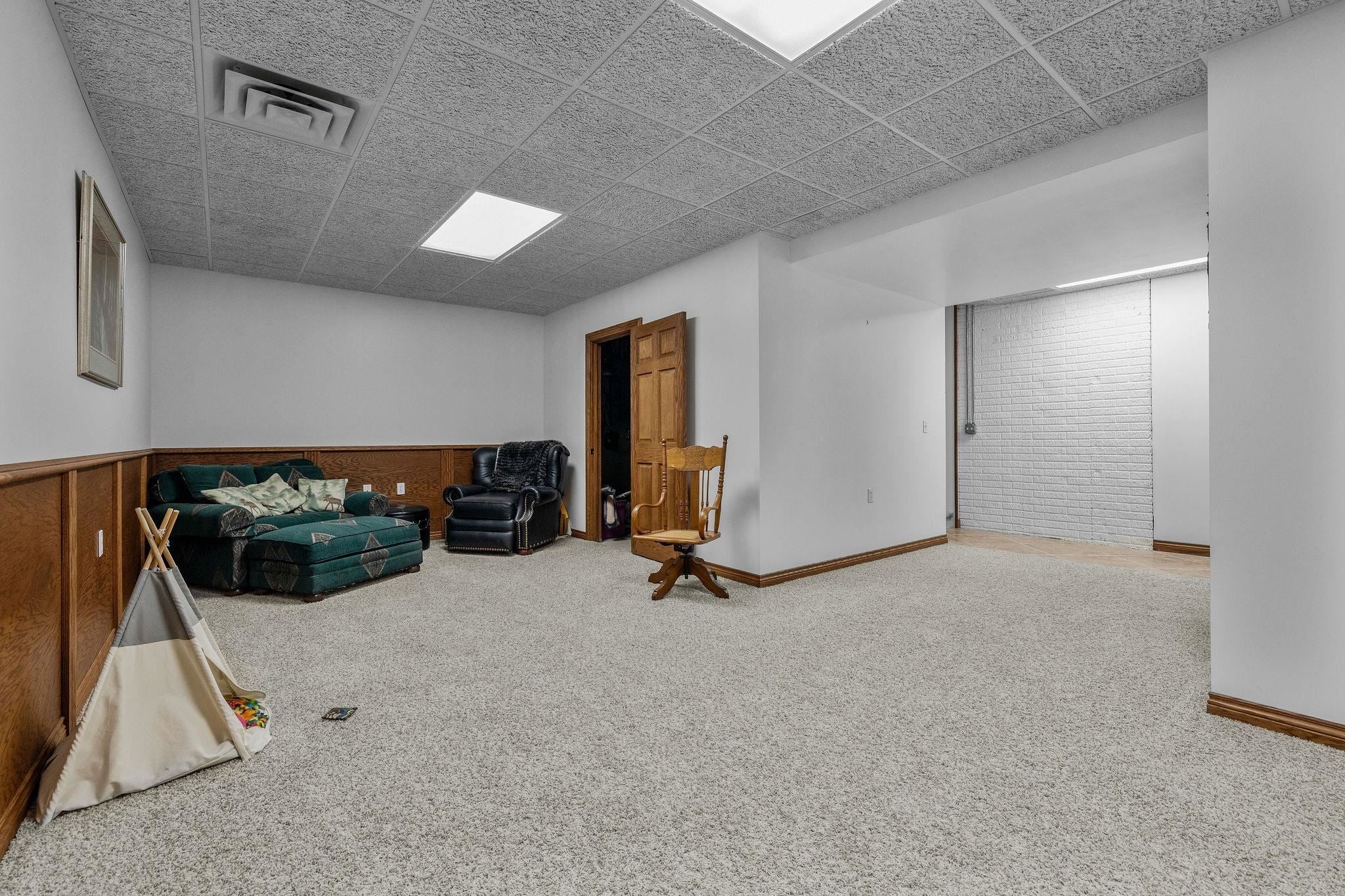 Essexville, Michigan, 48732, United States, 4 Bedrooms Bedrooms, ,6 BathroomsBathrooms,Residential,Active,1922499