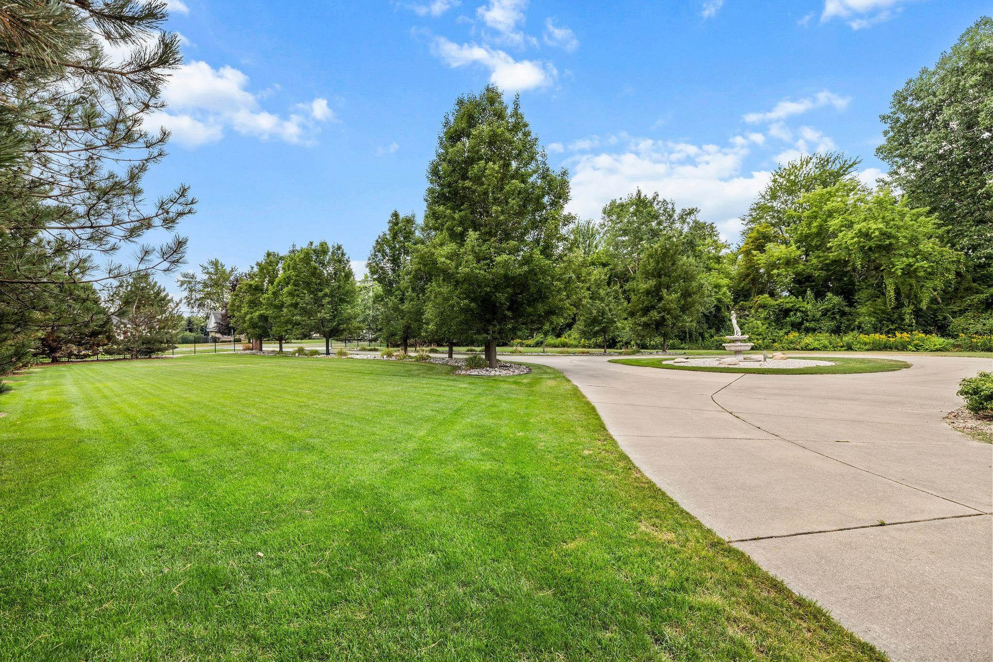 Essexville, Michigan, 48732, United States, 4 Bedrooms Bedrooms, ,6 BathroomsBathrooms,Residential,Active,1922499