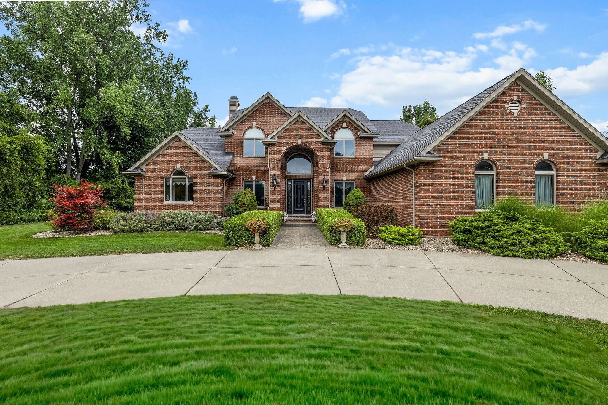 Essexville, Michigan, 48732, United States, 4 Bedrooms Bedrooms, ,6 BathroomsBathrooms,Residential,Active,1922499