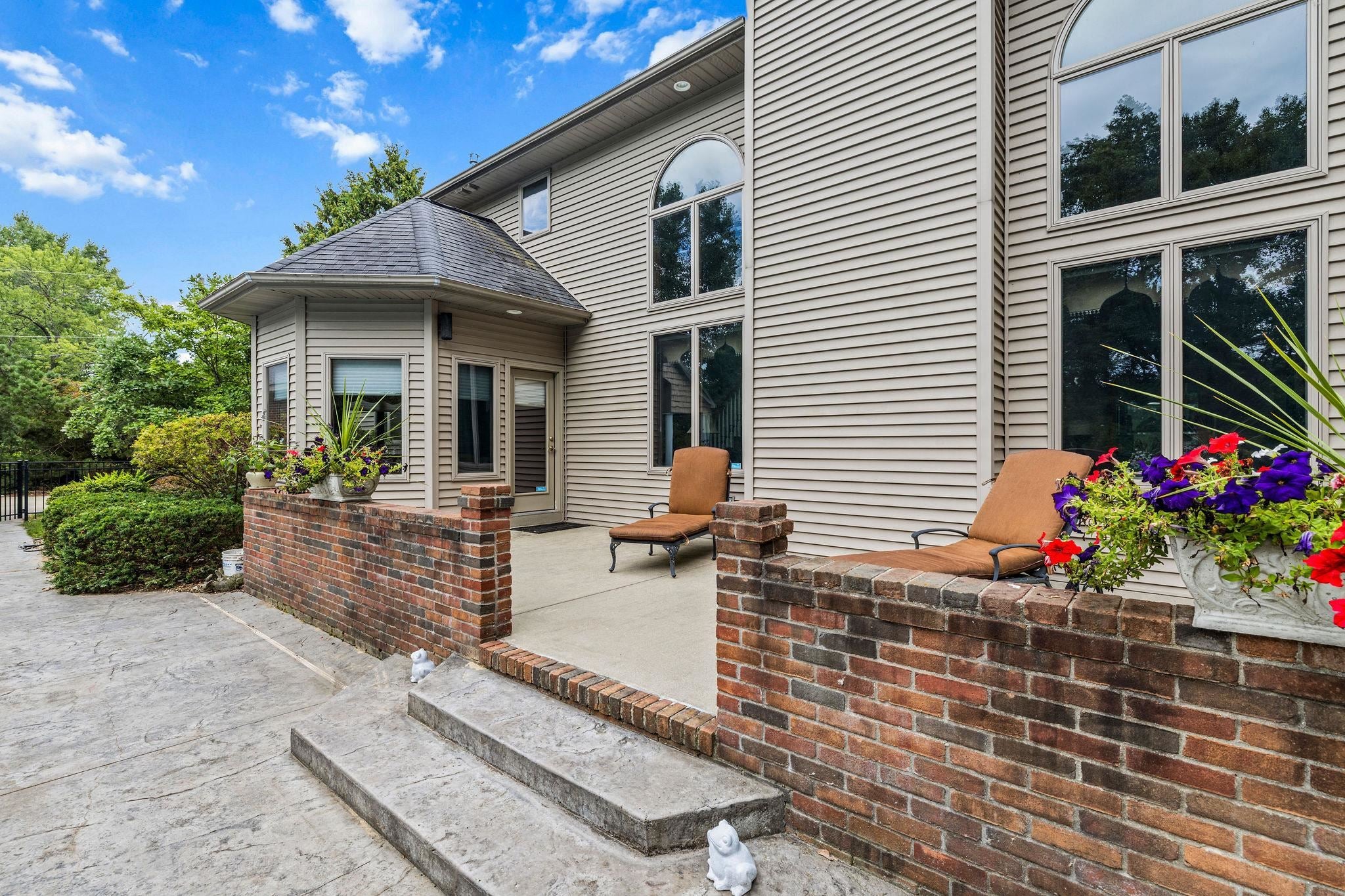 Essexville, Michigan, 48732, United States, 4 Bedrooms Bedrooms, ,6 BathroomsBathrooms,Residential,Active,1922499