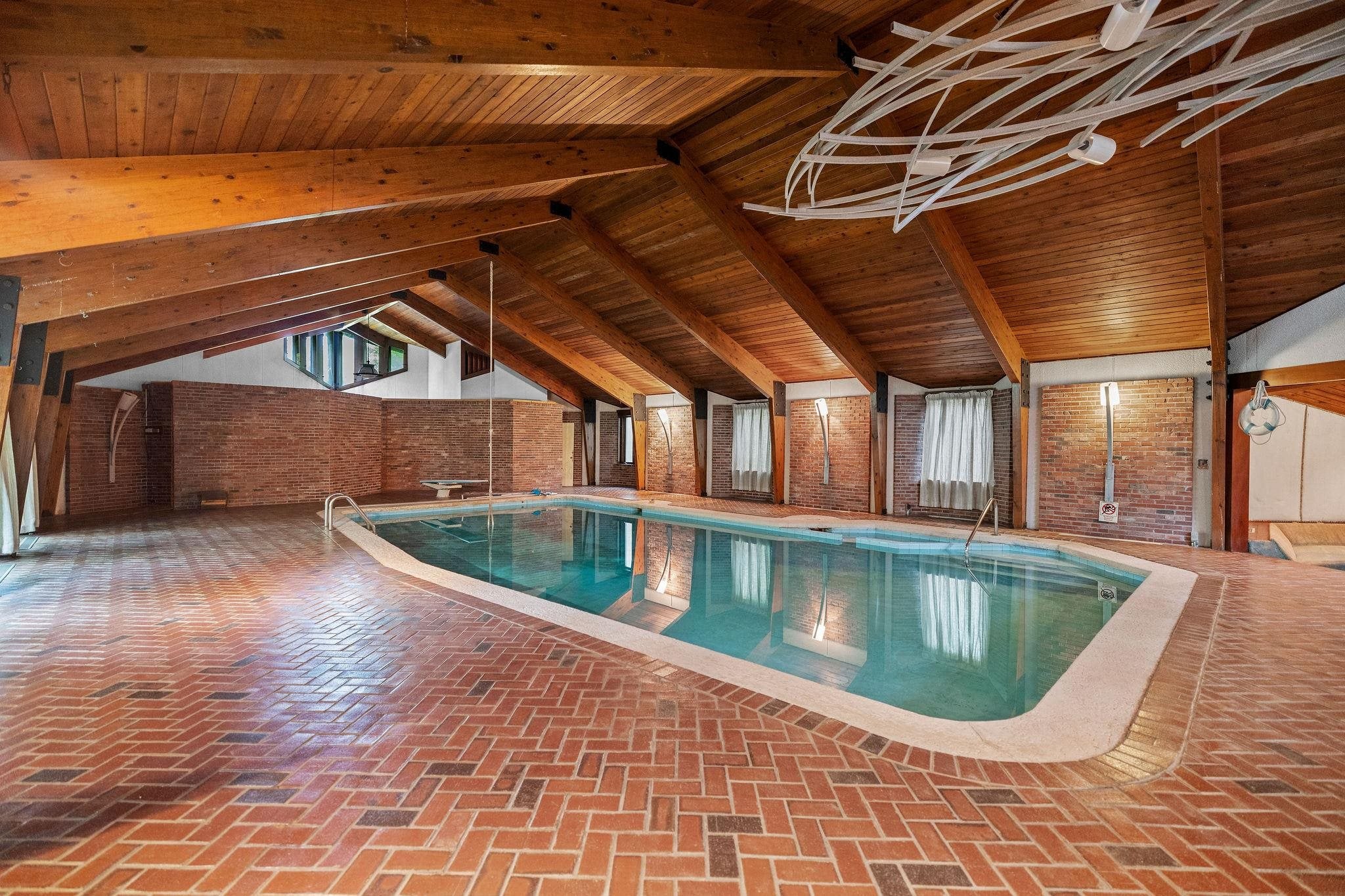 Freeland, Michigan, 48623, United States, 4 Bedrooms Bedrooms, ,5 BathroomsBathrooms,Residential,Active,1941330