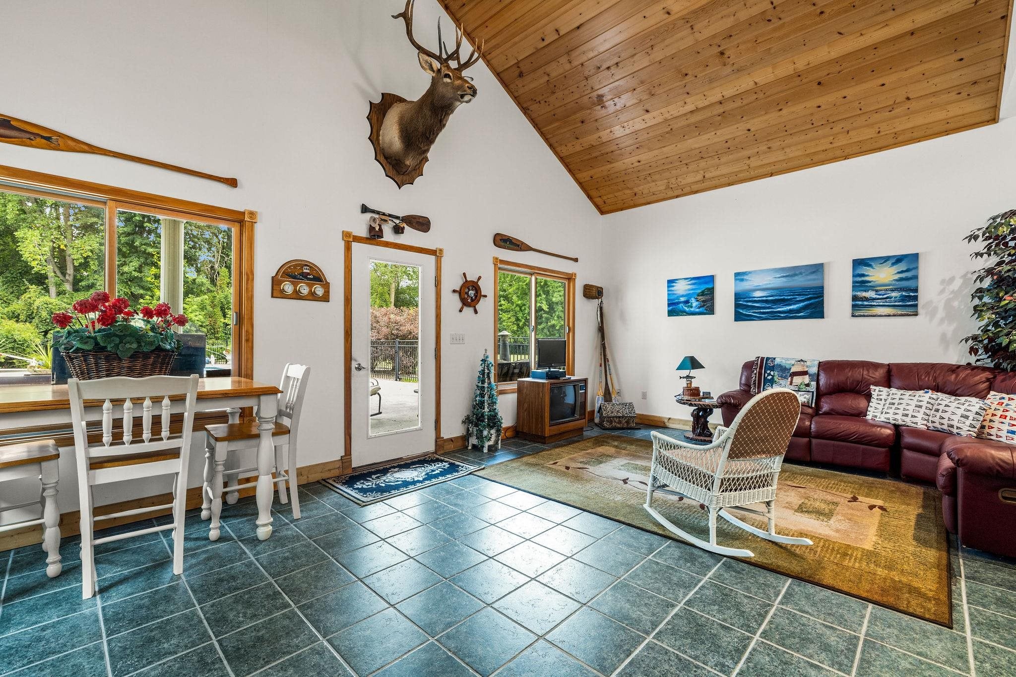 Essexville, Michigan, 48732, United States, 4 Bedrooms Bedrooms, ,6 BathroomsBathrooms,Residential,Active,1922499