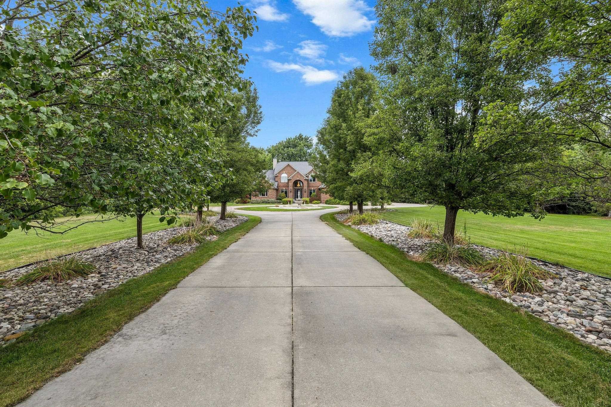 Essexville, Michigan, 48732, United States, 4 Bedrooms Bedrooms, ,6 BathroomsBathrooms,Residential,Active,1922499